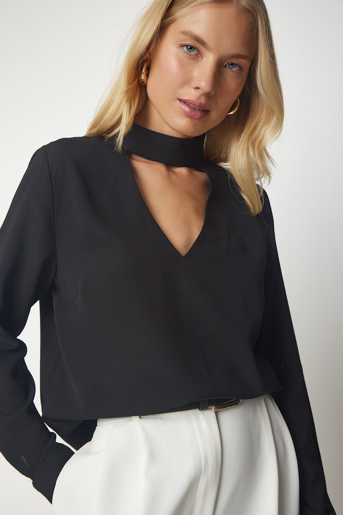 Happiness Istanbul - Black Crepe Blouse With Window Detailed