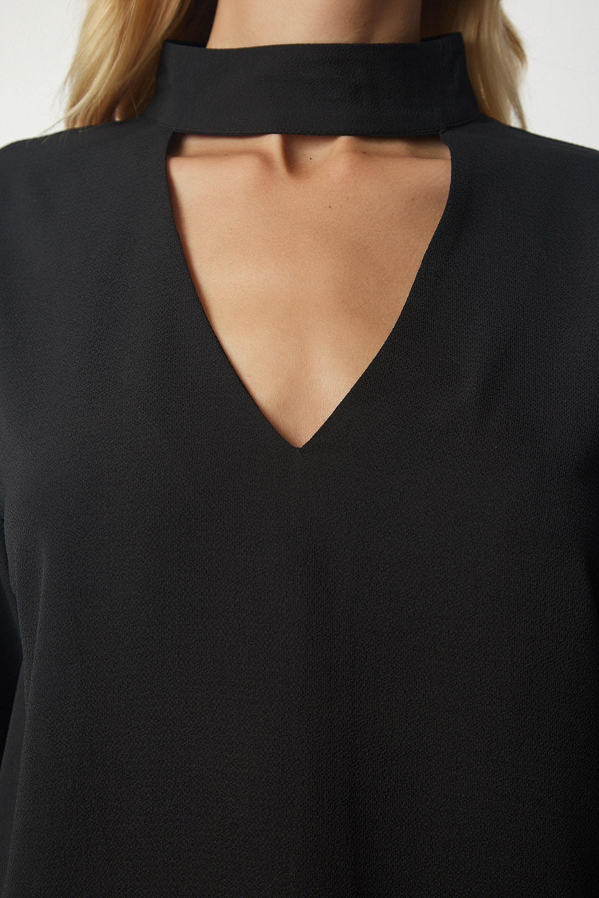 Happiness Istanbul - Black Crepe Blouse With Window Detailed