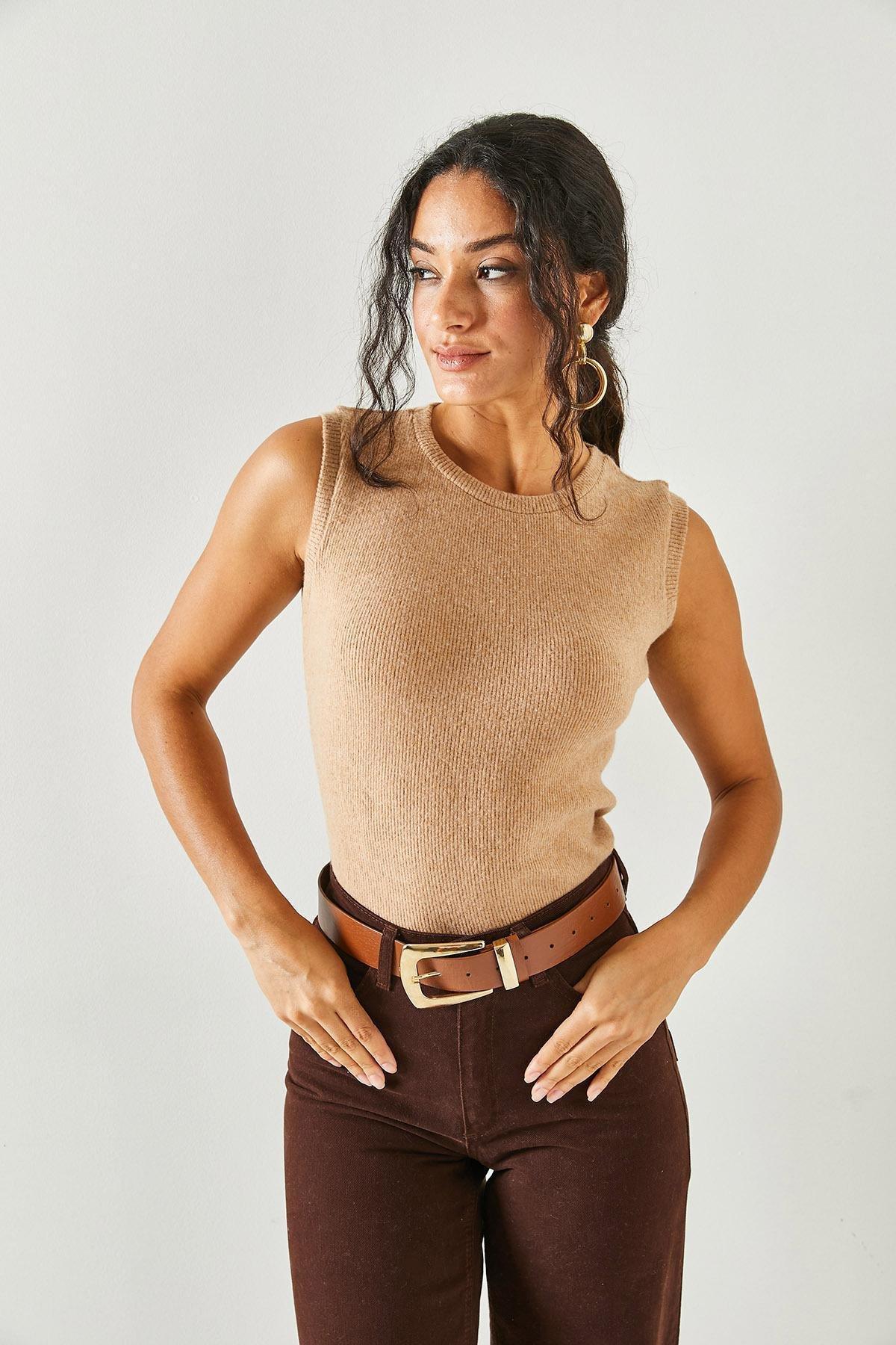 Multicolour Crew Neck Blouse, Set Of 2, Stone Camel, large image number 1