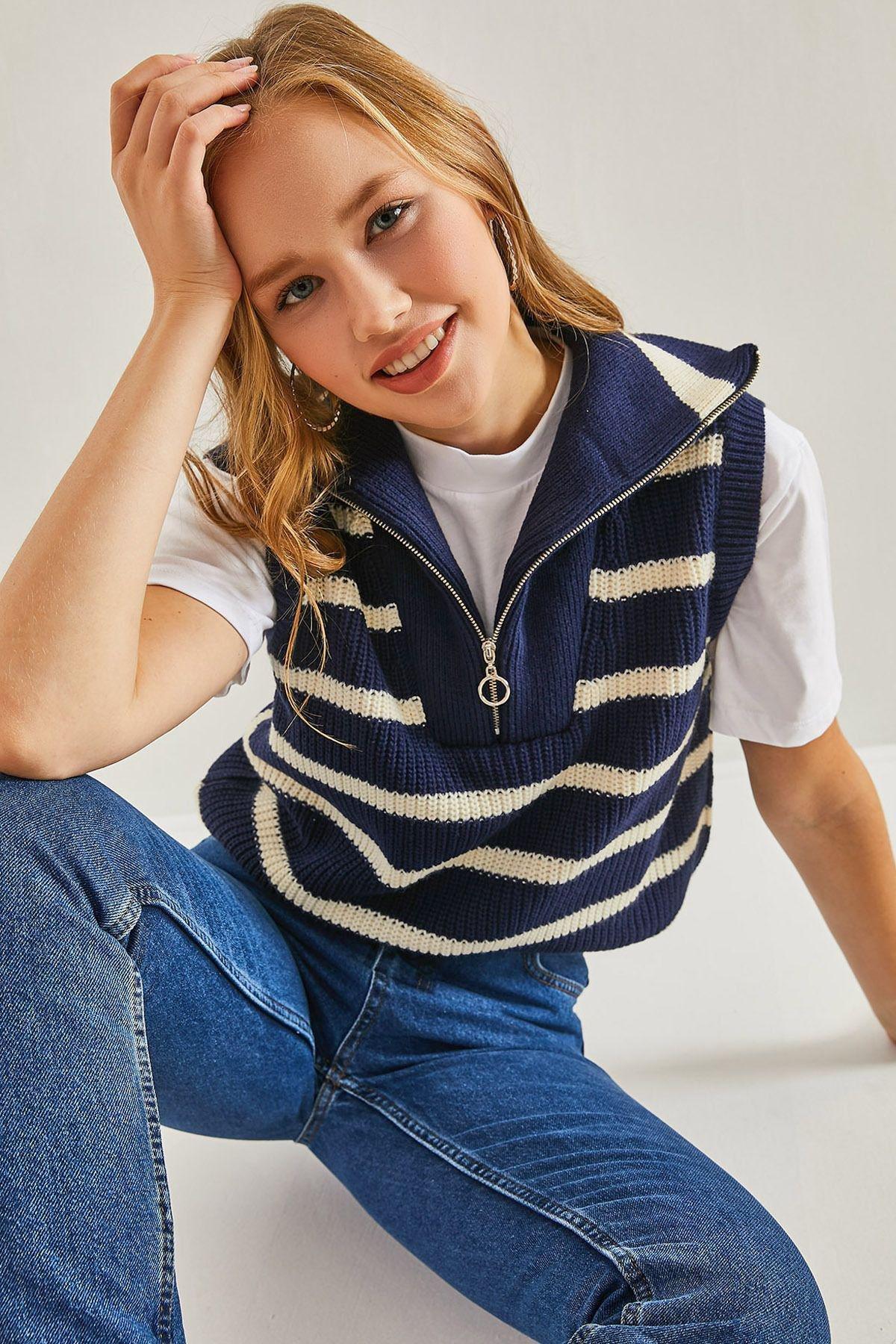 Multicolour Turtleneck Zippered Striped Sweater, Navy Blue-Cream, large image number 0