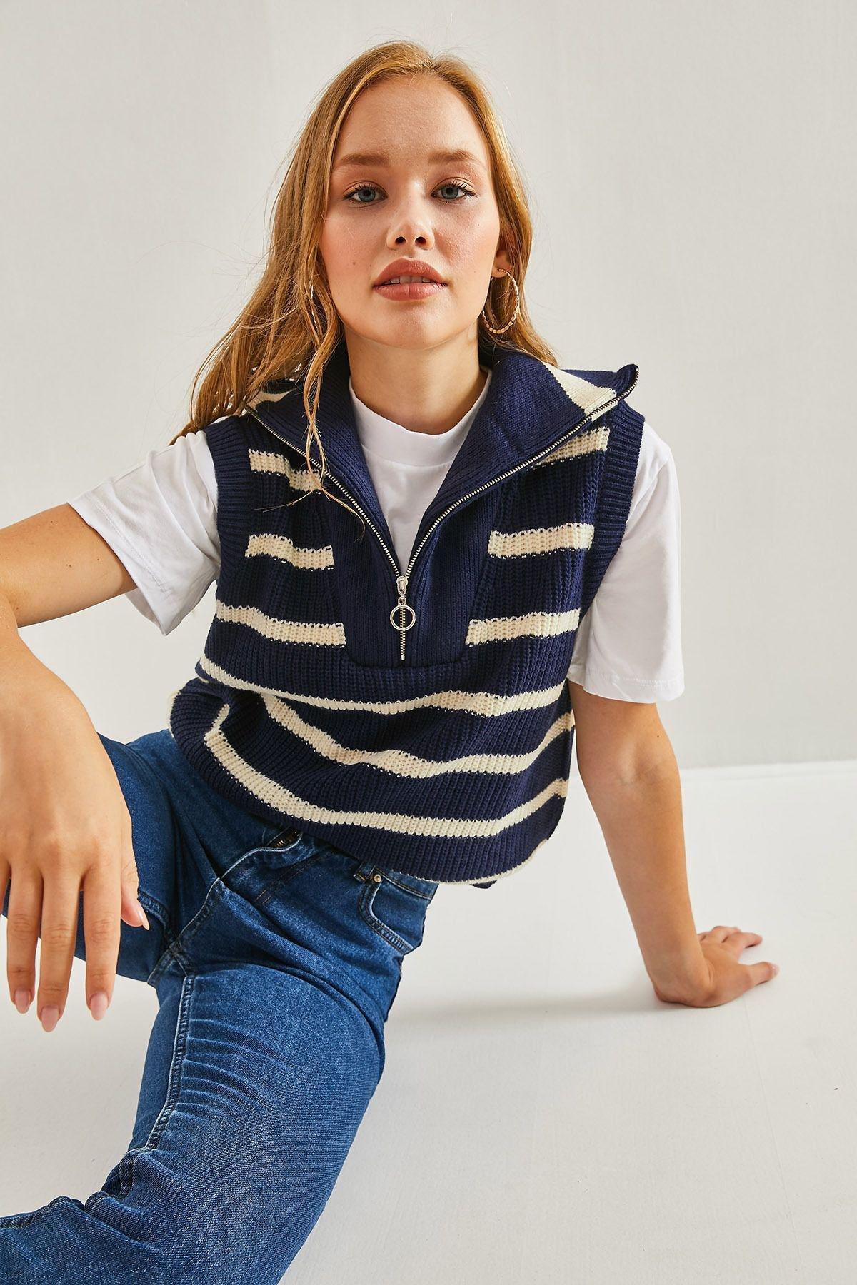 Multicolour Turtleneck Zippered Striped Sweater, Navy Blue-Cream, large image number 2
