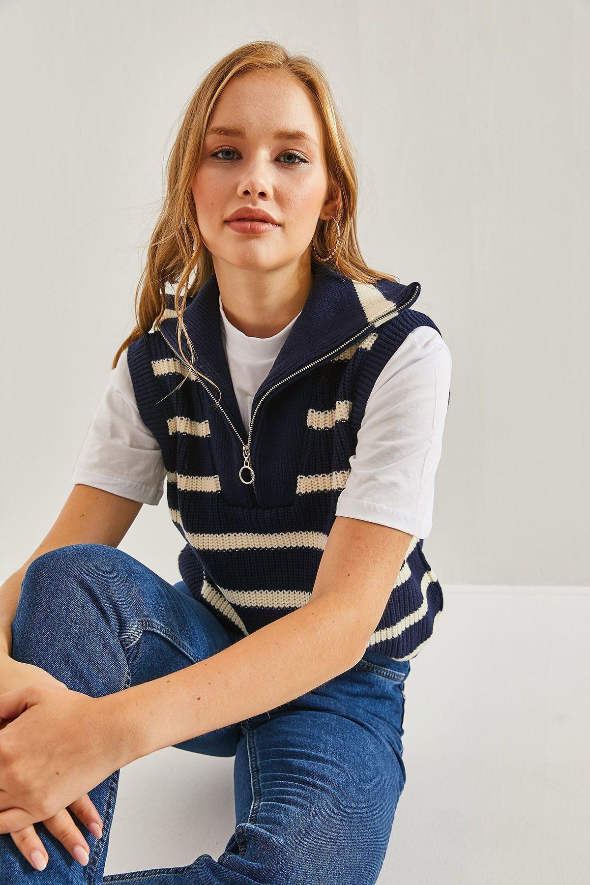 Multicolour Turtleneck Zippered Striped Sweater, Navy Blue-Cream, large image number 3