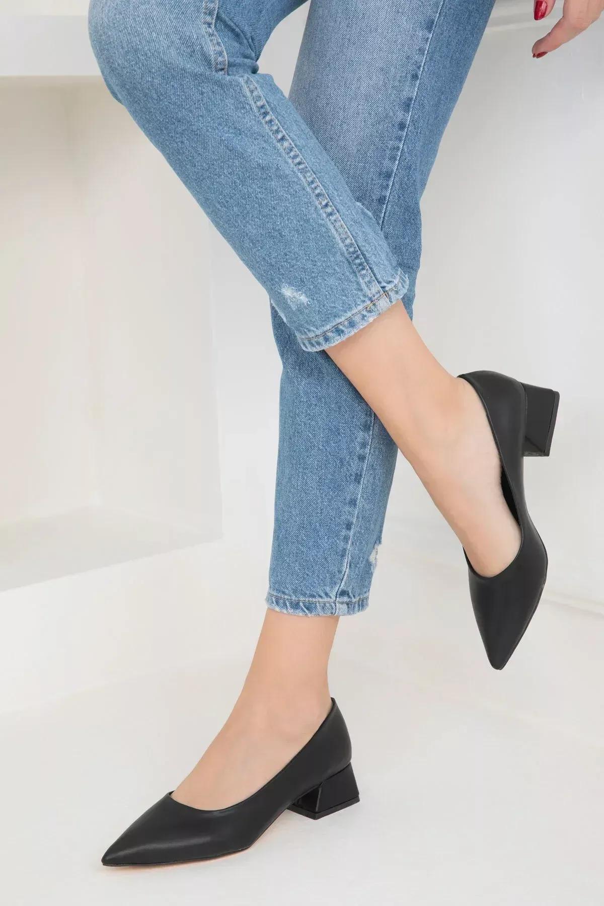 Black Classic Heeled Shoes, , large image number 0