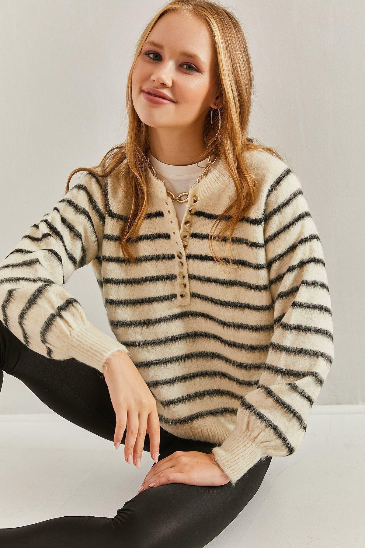 White Raised Striped Knitted Sweater, White black, large image number 1