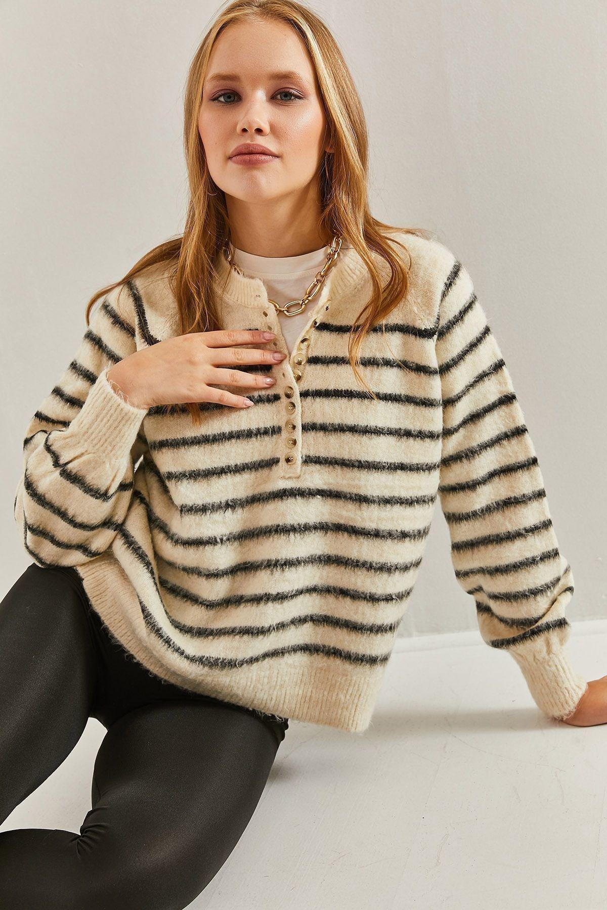 White Raised Striped Knitted Sweater, White black, large image number 4