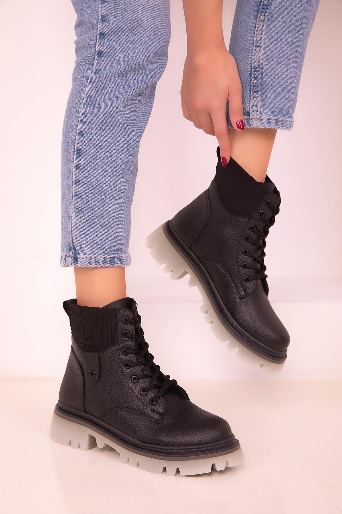 SOHO - Black Leather Lace-Up Boots