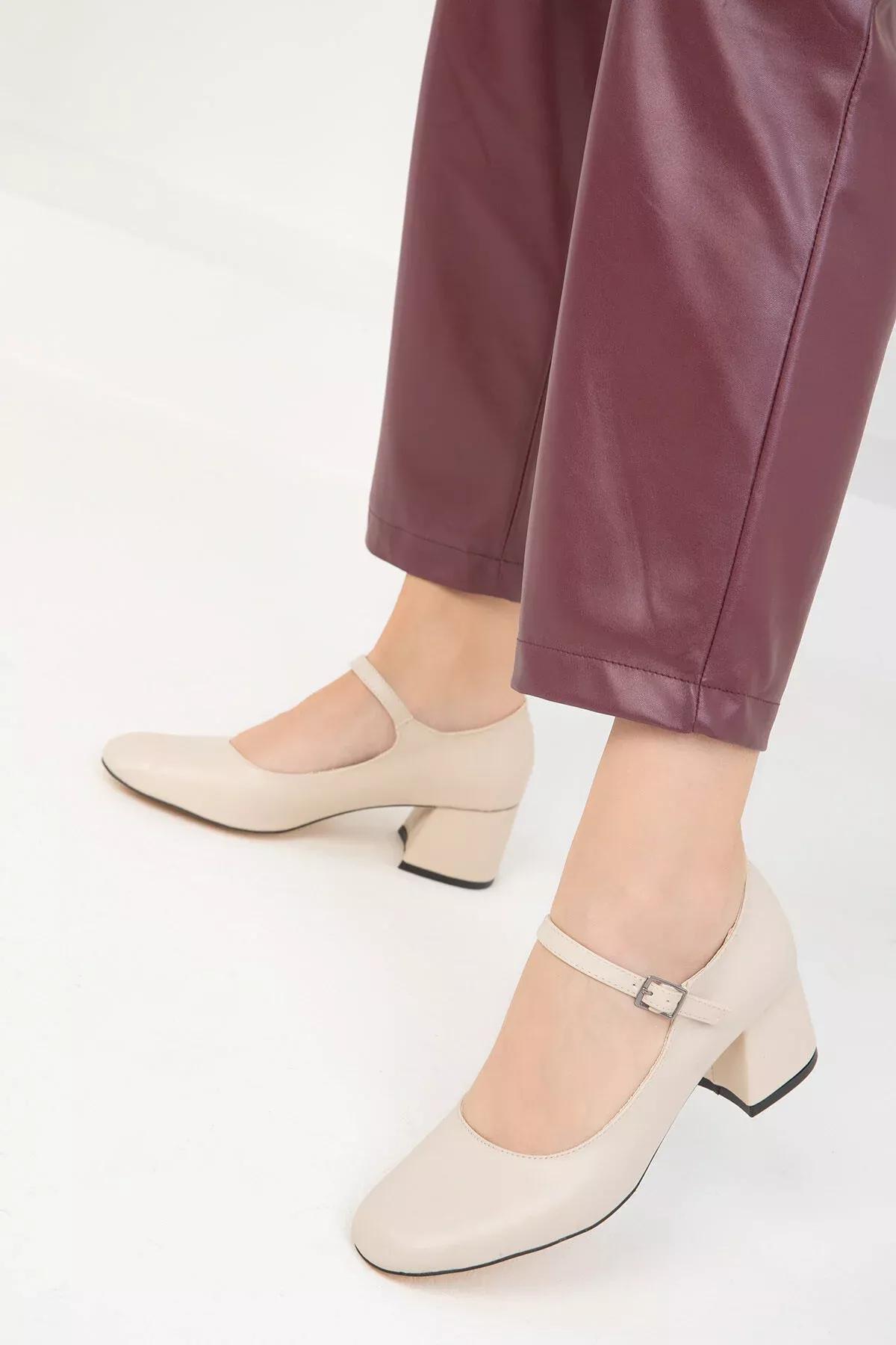 Beige Classic Heeled Shoes, , large image number 4