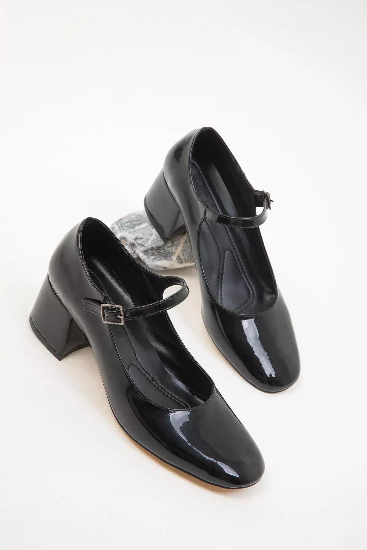 Black Patent Leather Classic Heeled Shoes, , large image number 1