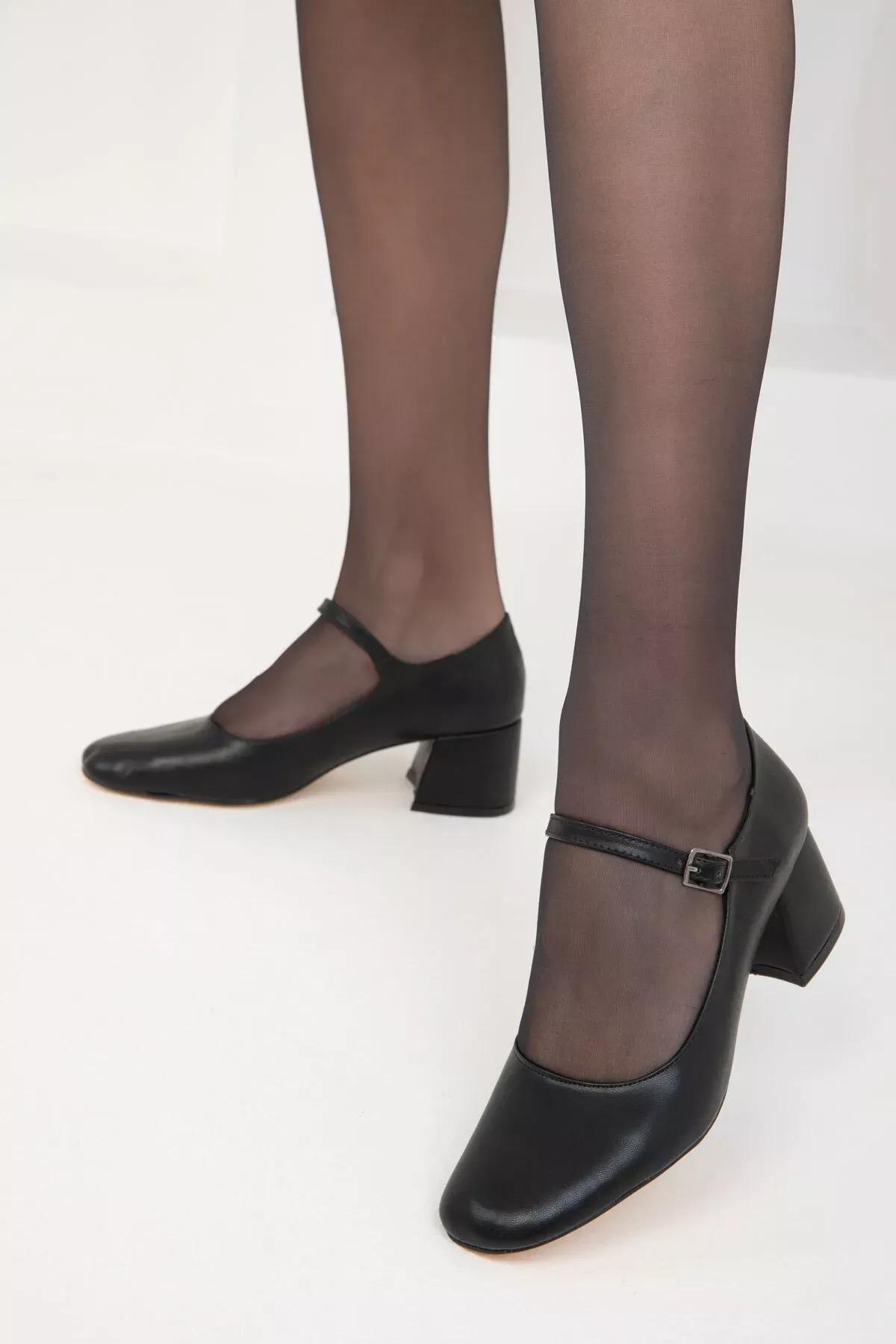 Black Classic Heeled Shoes, , large image number 0