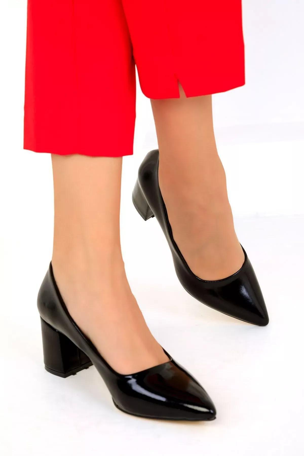 Black Patent Classic Heels, C101_2071, large image number 1