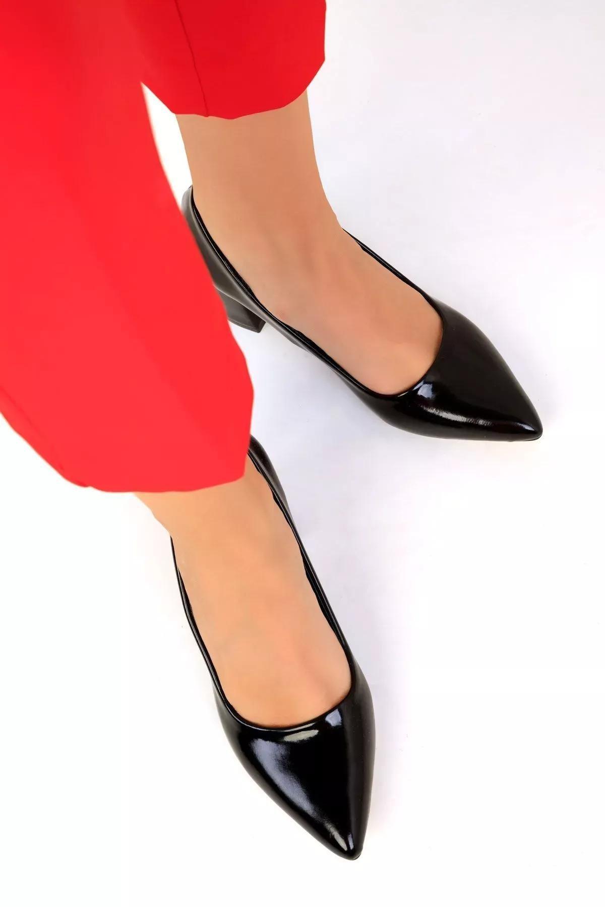 Black Patent Classic Heels, C101_2071, large image number 2