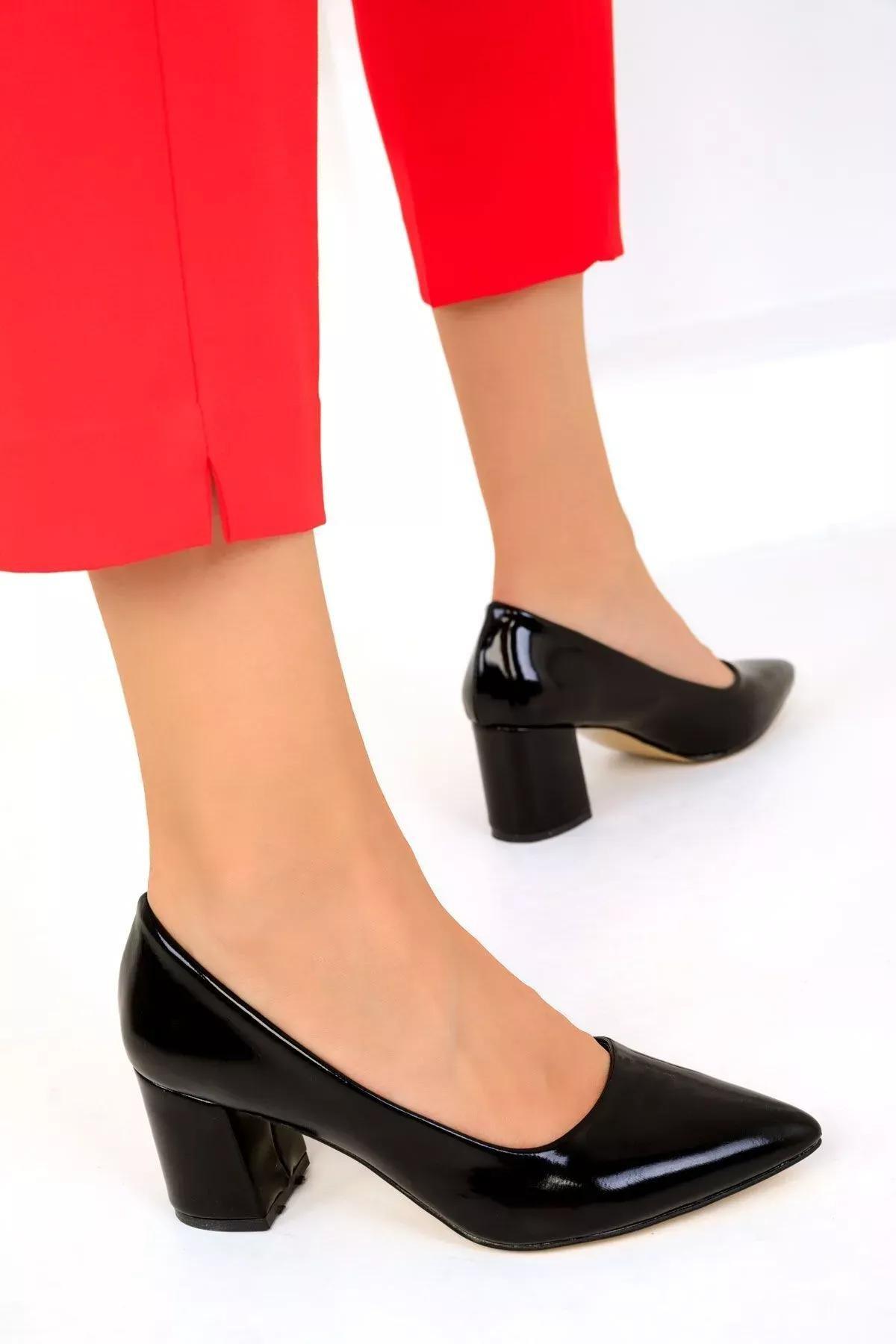 Black Patent Classic Heels, C101_2071, large image number 3