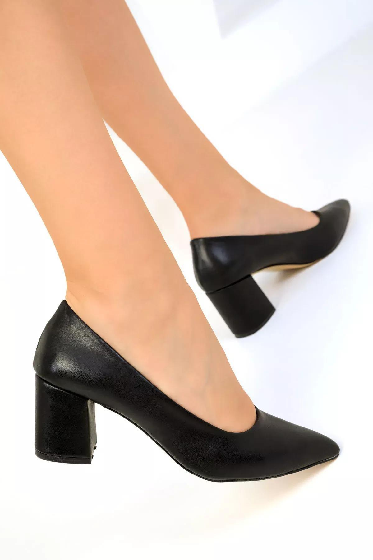 Black Womens Classic Heeled Shoes 18511, , large image number 2