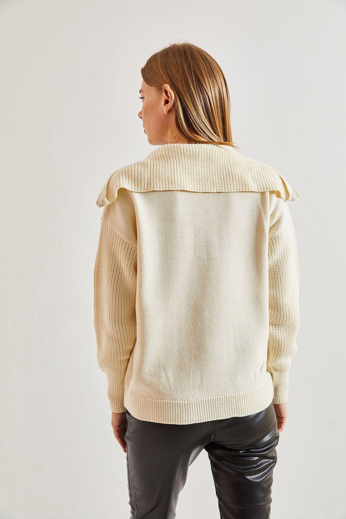 White Turtleneck Zippered Knitted Sweater, Cream, large image number 1