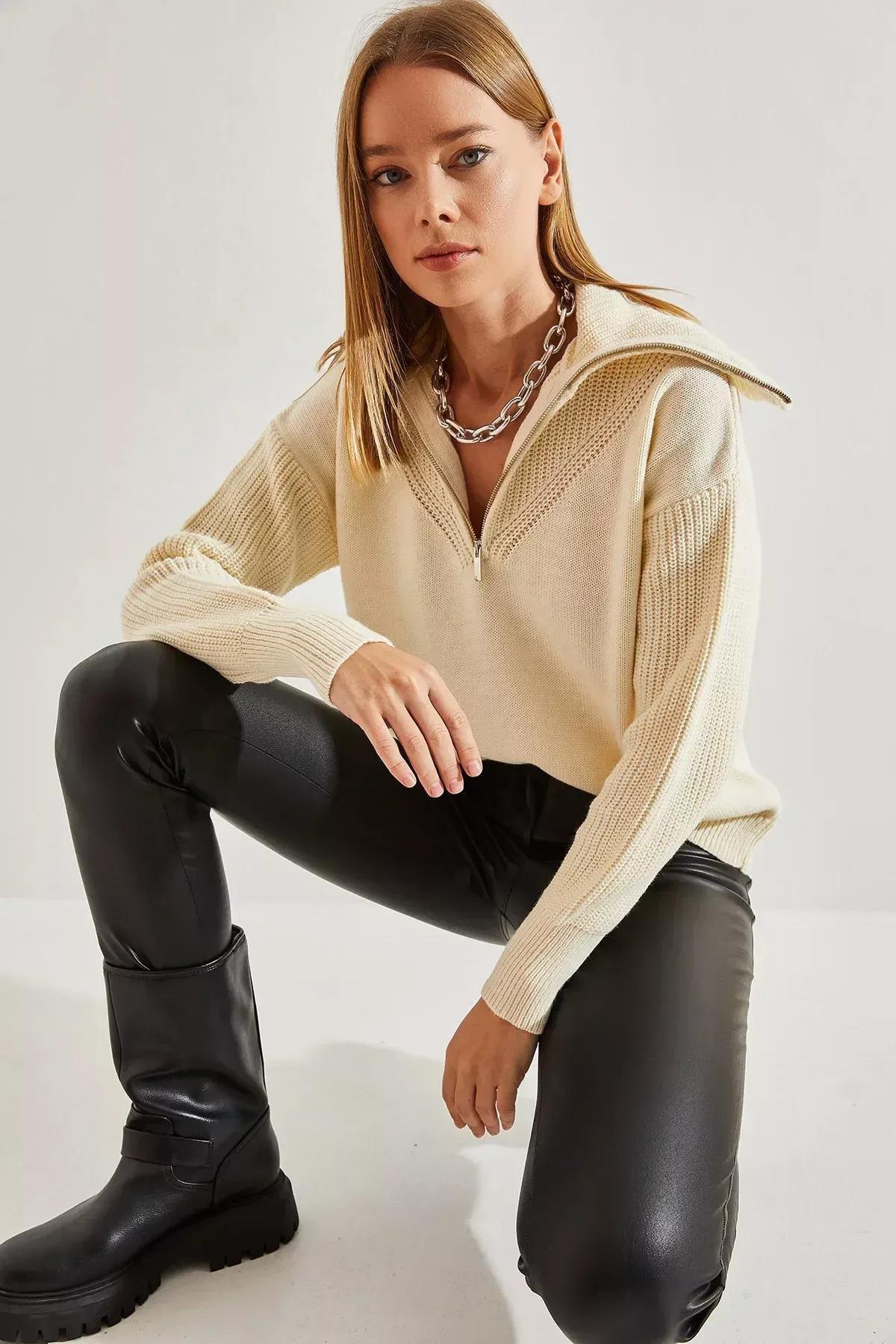 White Turtleneck Zippered Knitted Sweater, Cream, large image number 2