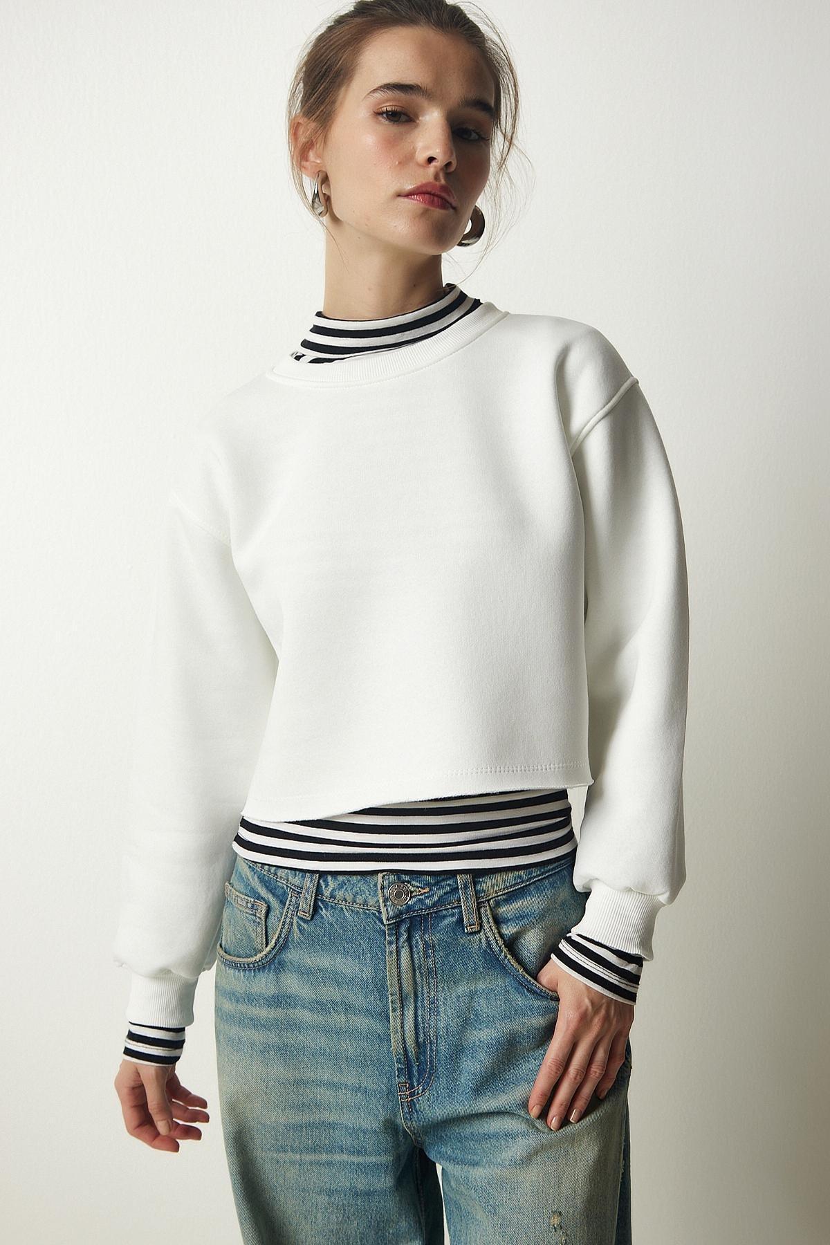 White Crew Neck Raised Crop Sweatshirt, White, large image number 2