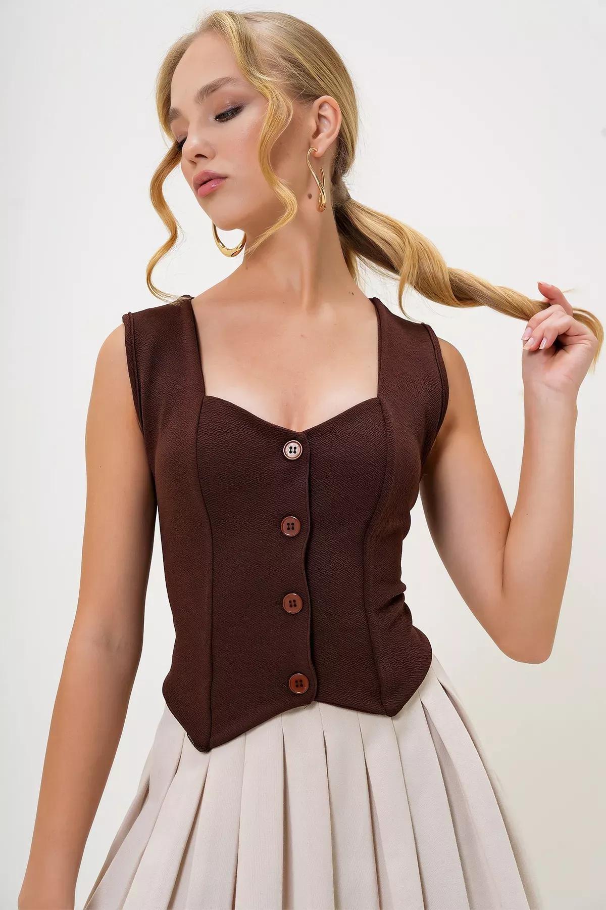 Brown Heart Collared Crop Vest, COFFEE, medium