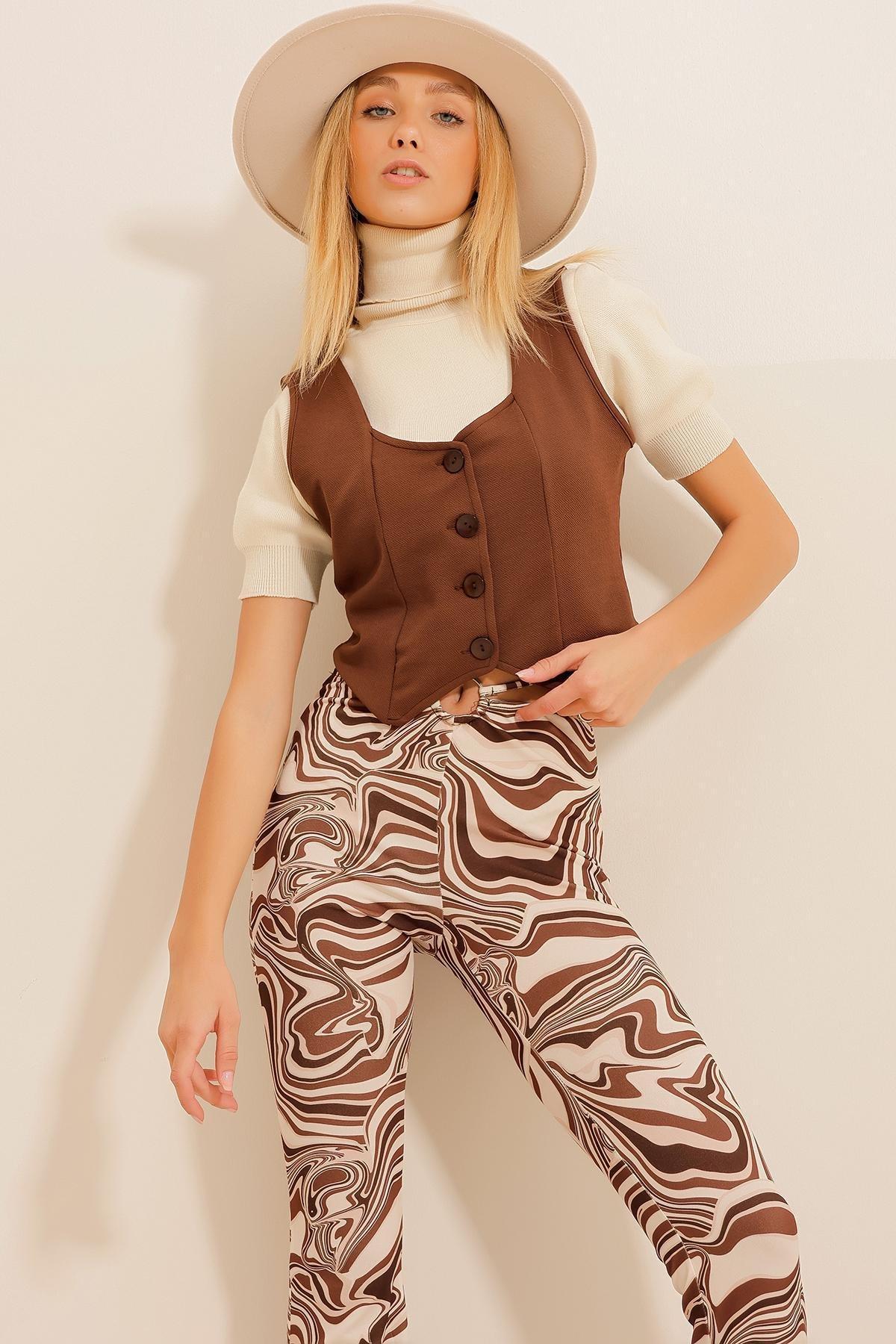 Brown Heart Collared Crop Vest, C101_149, large image number 4