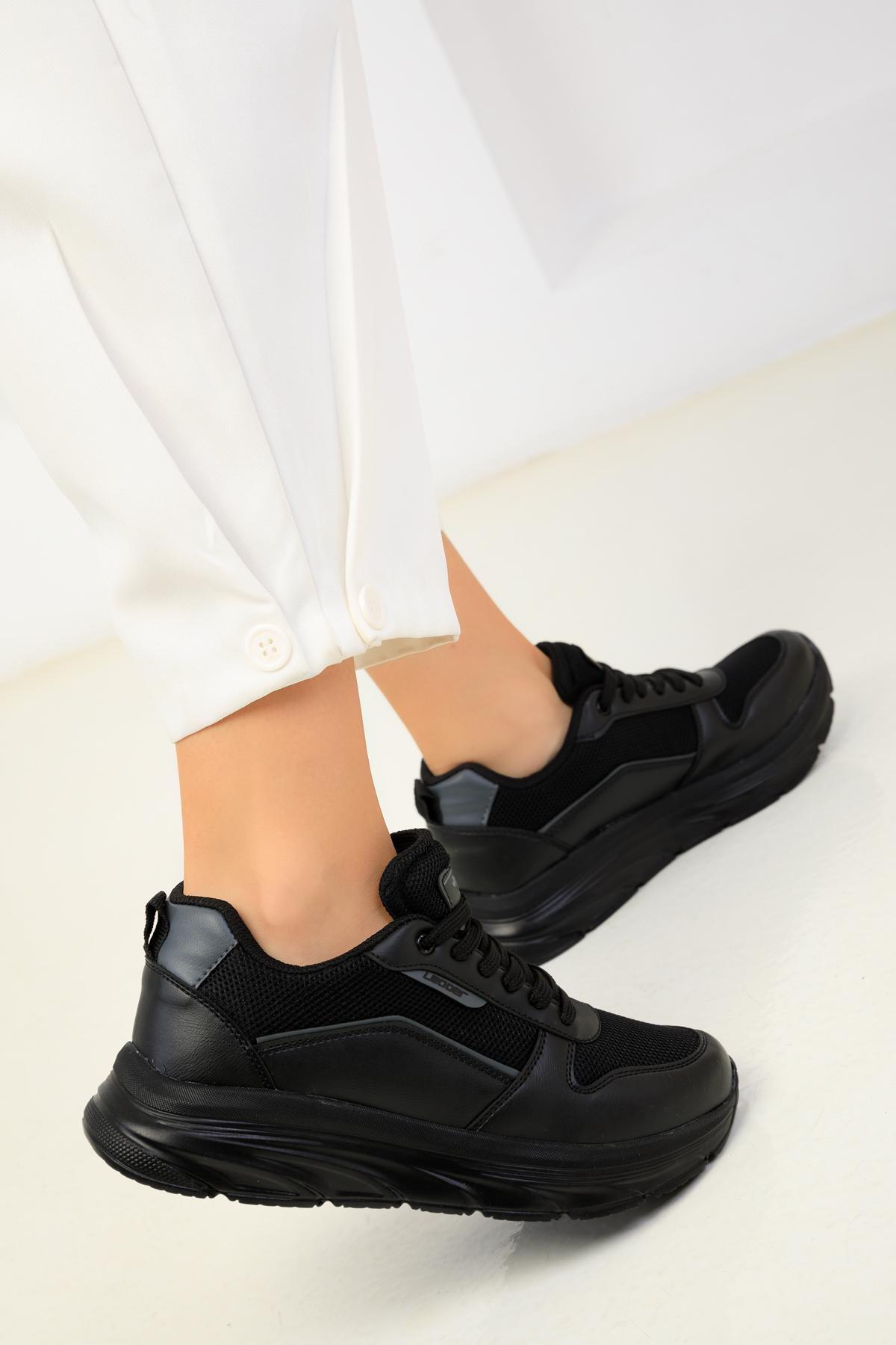 Black Laced Sneakers, , large image number 2
