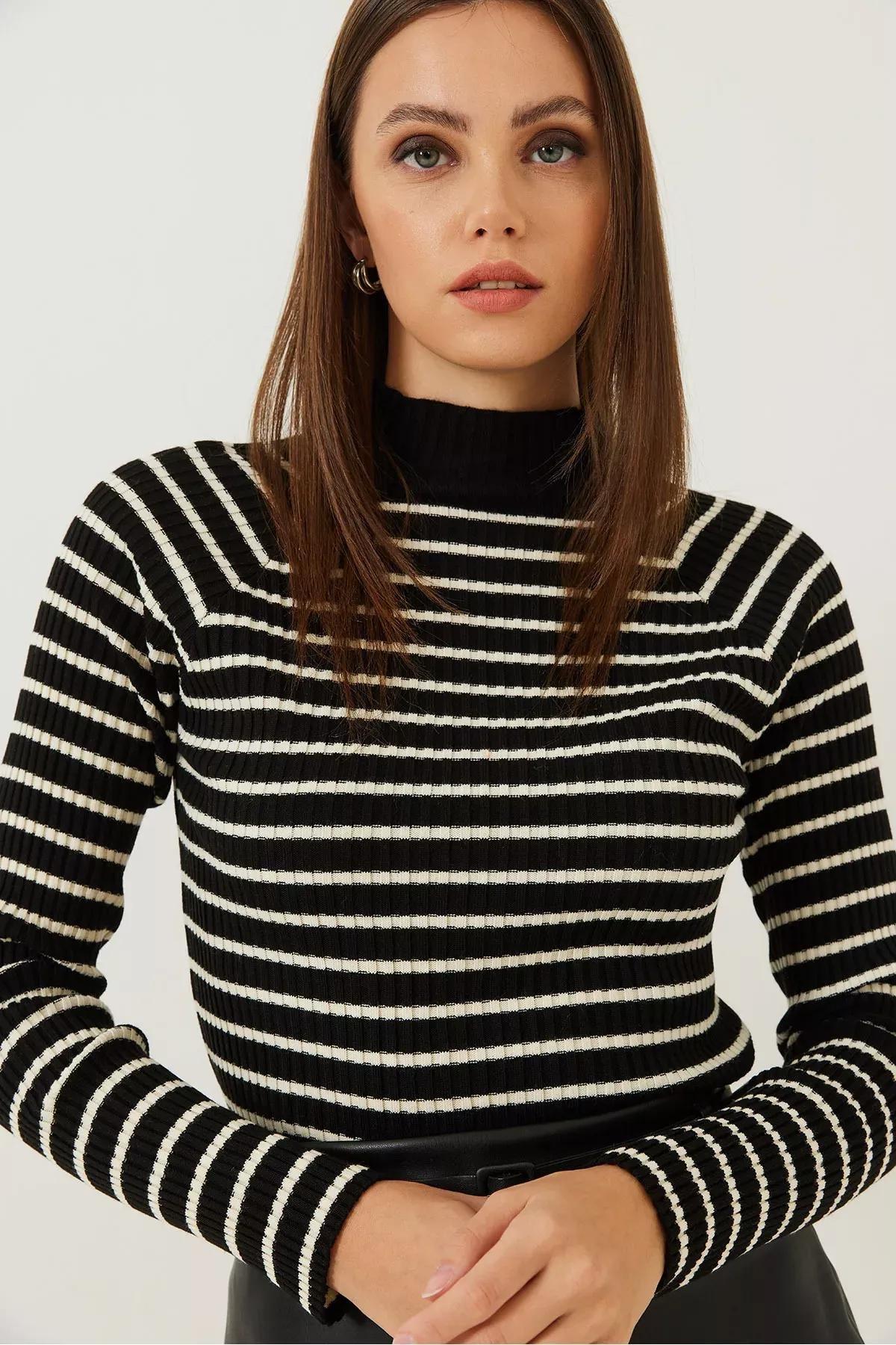 Womens Striped Turtleneck Sweater, single, Black-Cream, large image number 4