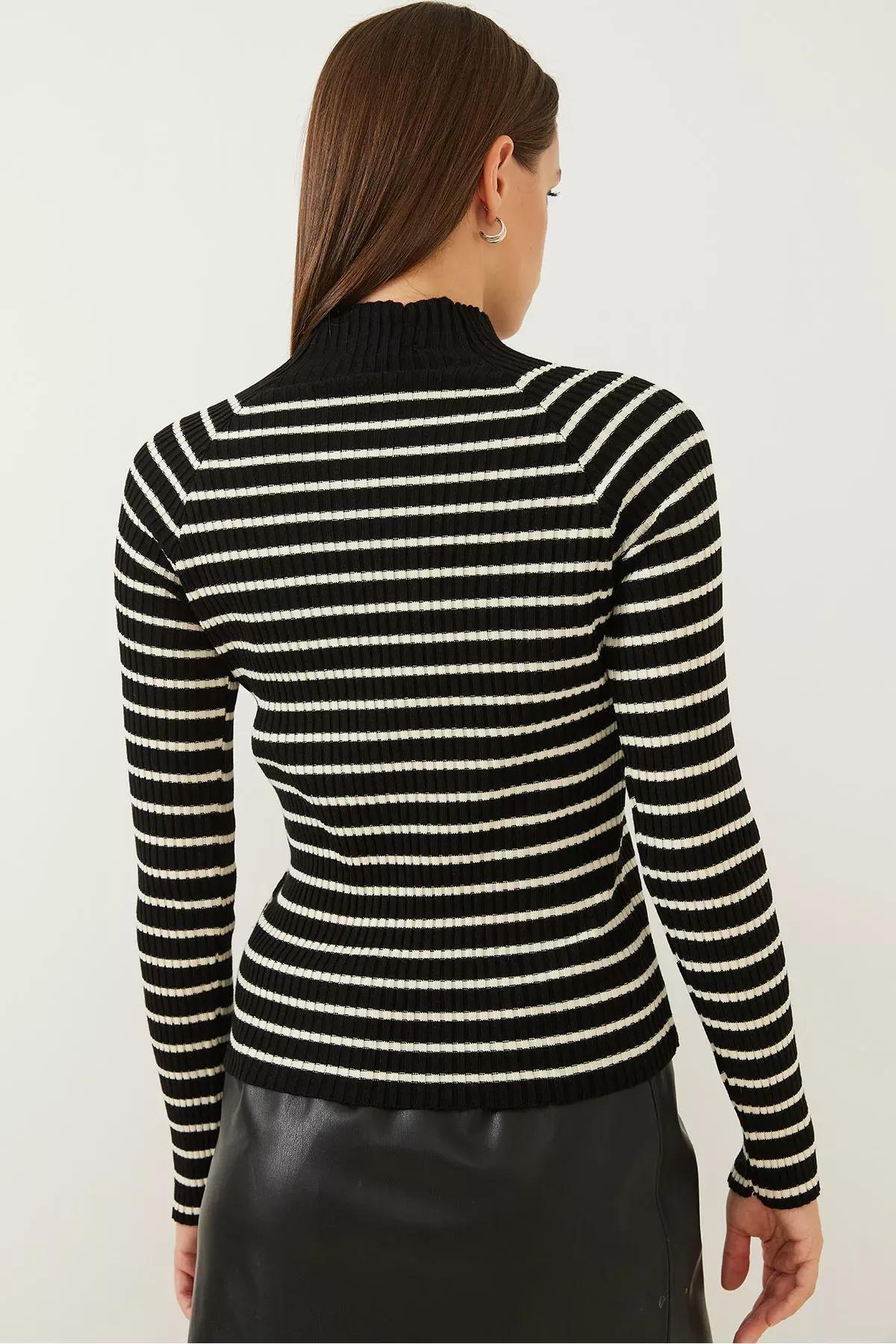 Womens Striped Turtleneck Sweater, single, Black-Cream, large image number 5