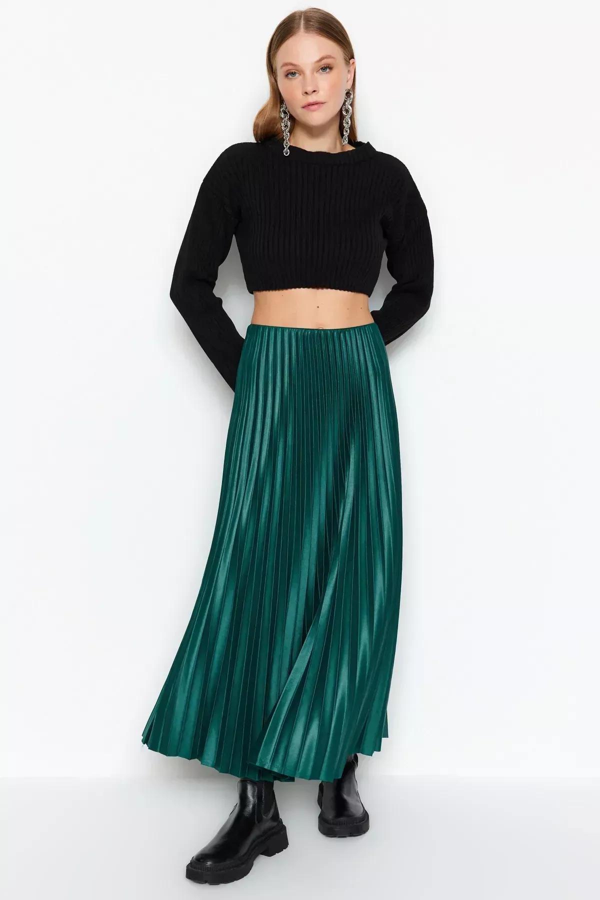 Green Pleated Maxi Knitted Skirt, Emerald, medium