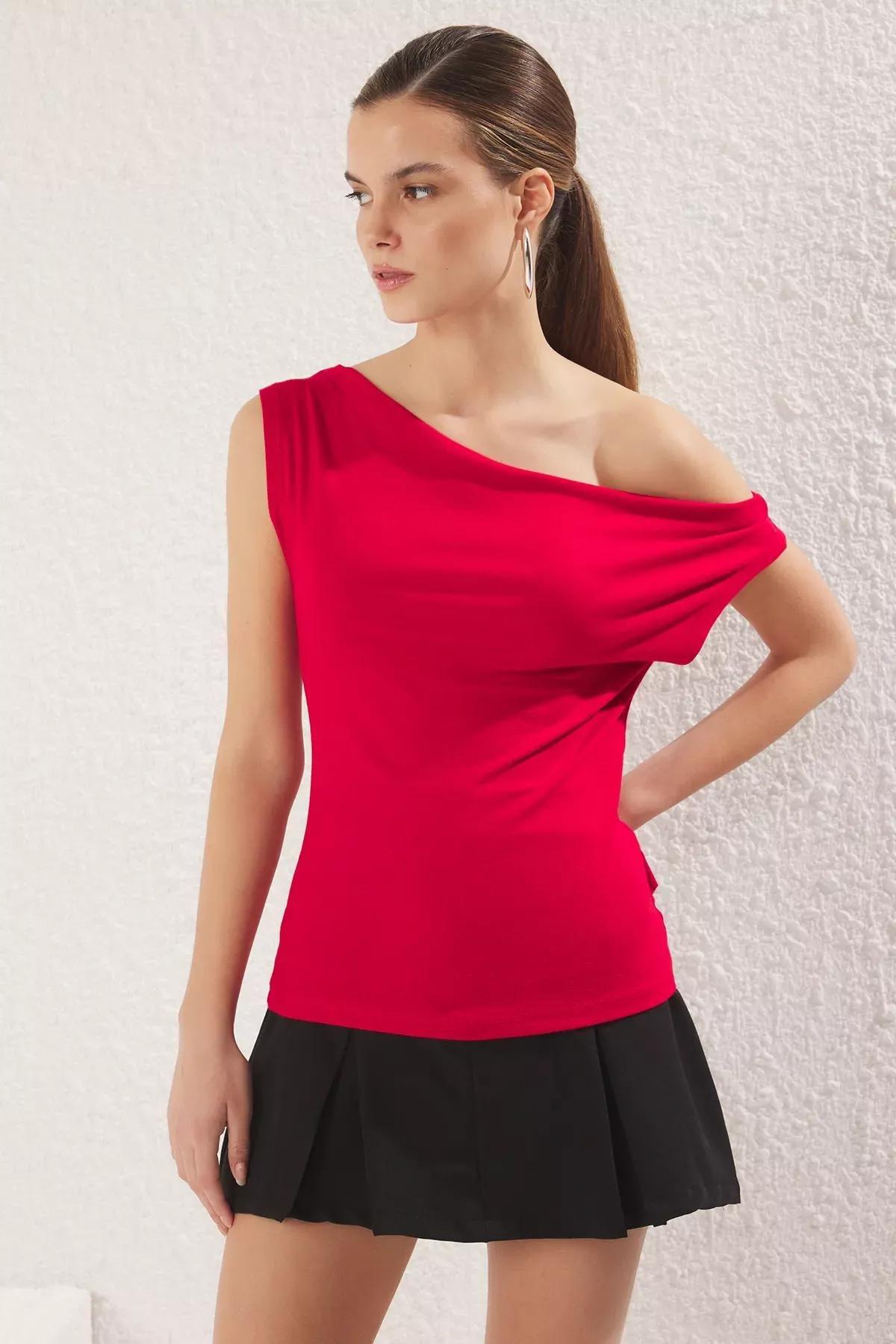 Red Boat Neck Fitted Knitted Blouse, , large image number 1