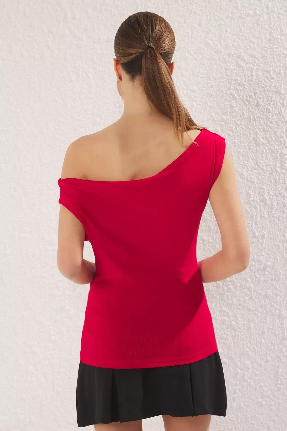 Red Boat Neck Fitted Knitted Blouse, , large image number 4