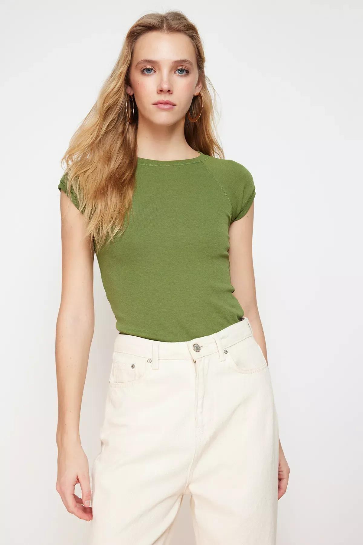 بلوزة مُحاكة بقصة ضيقة وأكمام منحنية، كاكي, Khaki, large image number 0