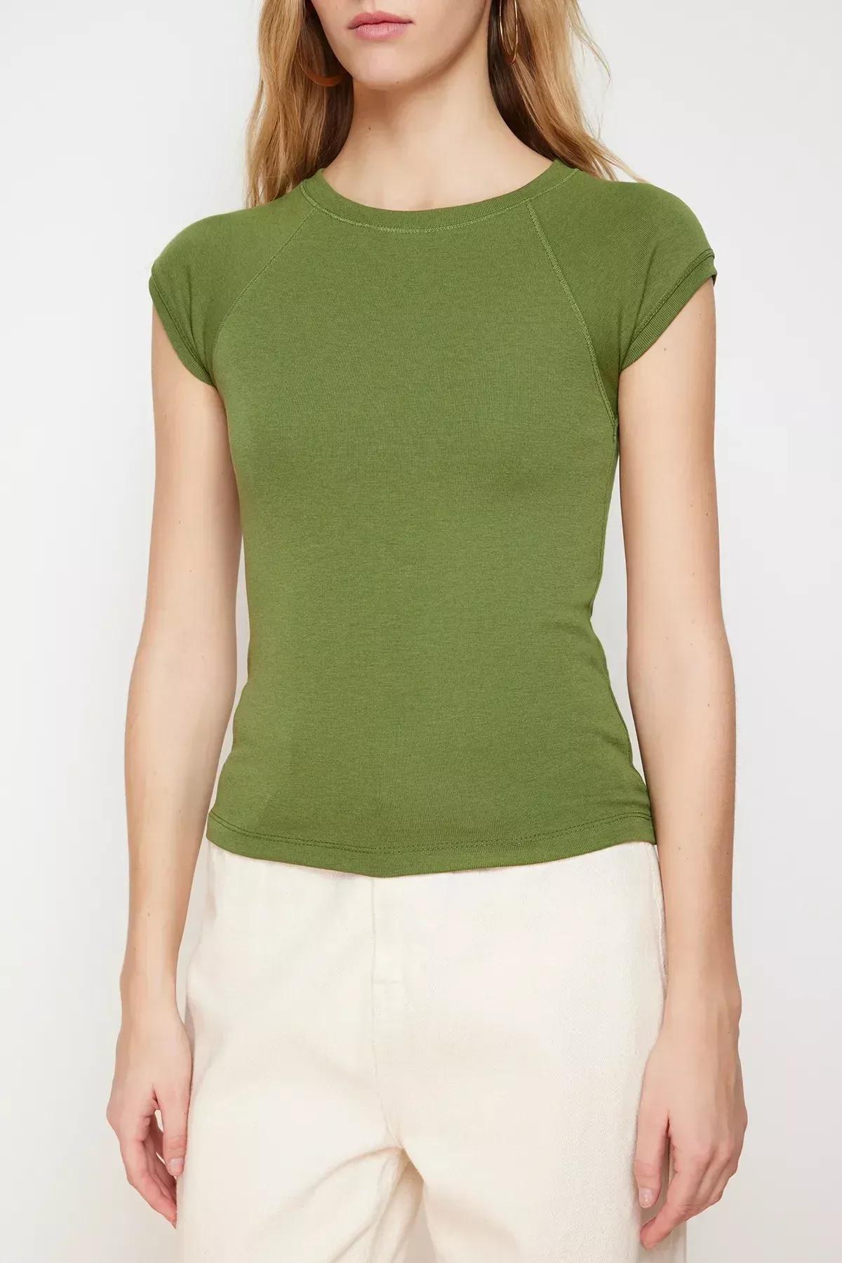 بلوزة مُحاكة بقصة ضيقة وأكمام منحنية، كاكي, Khaki, large image number 3