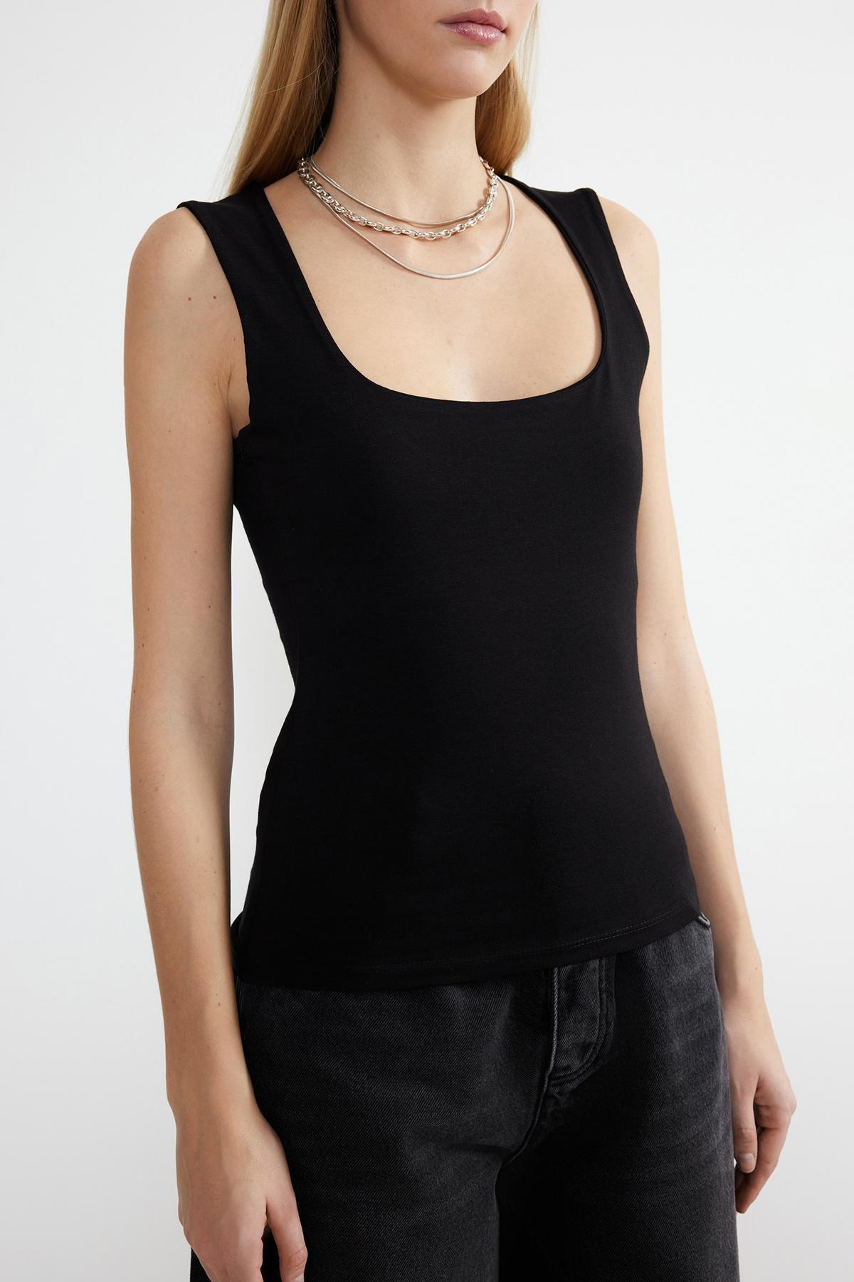 Black Cotton Fitted Knitted Undershirt, , large image number 3