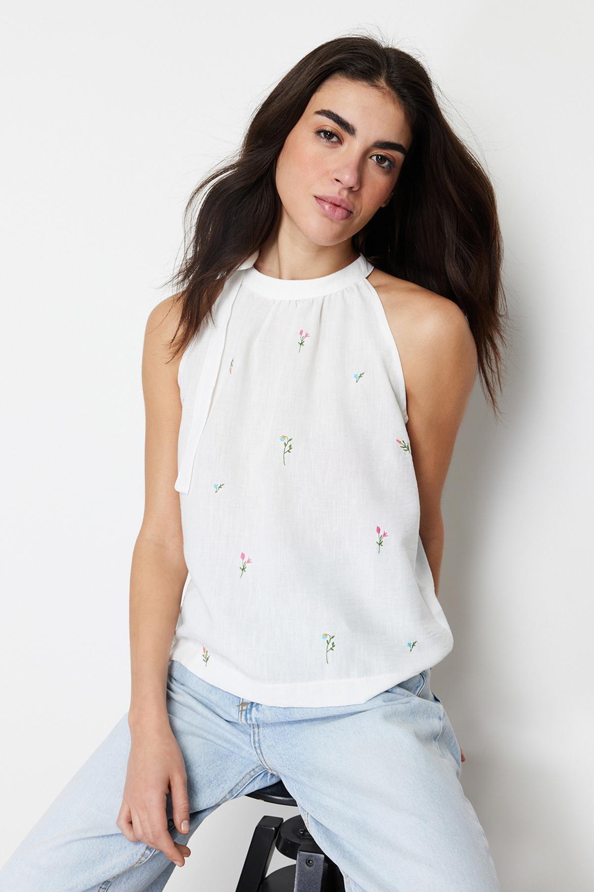 Ecru Halter Embroidery Blouse, , large image number 3