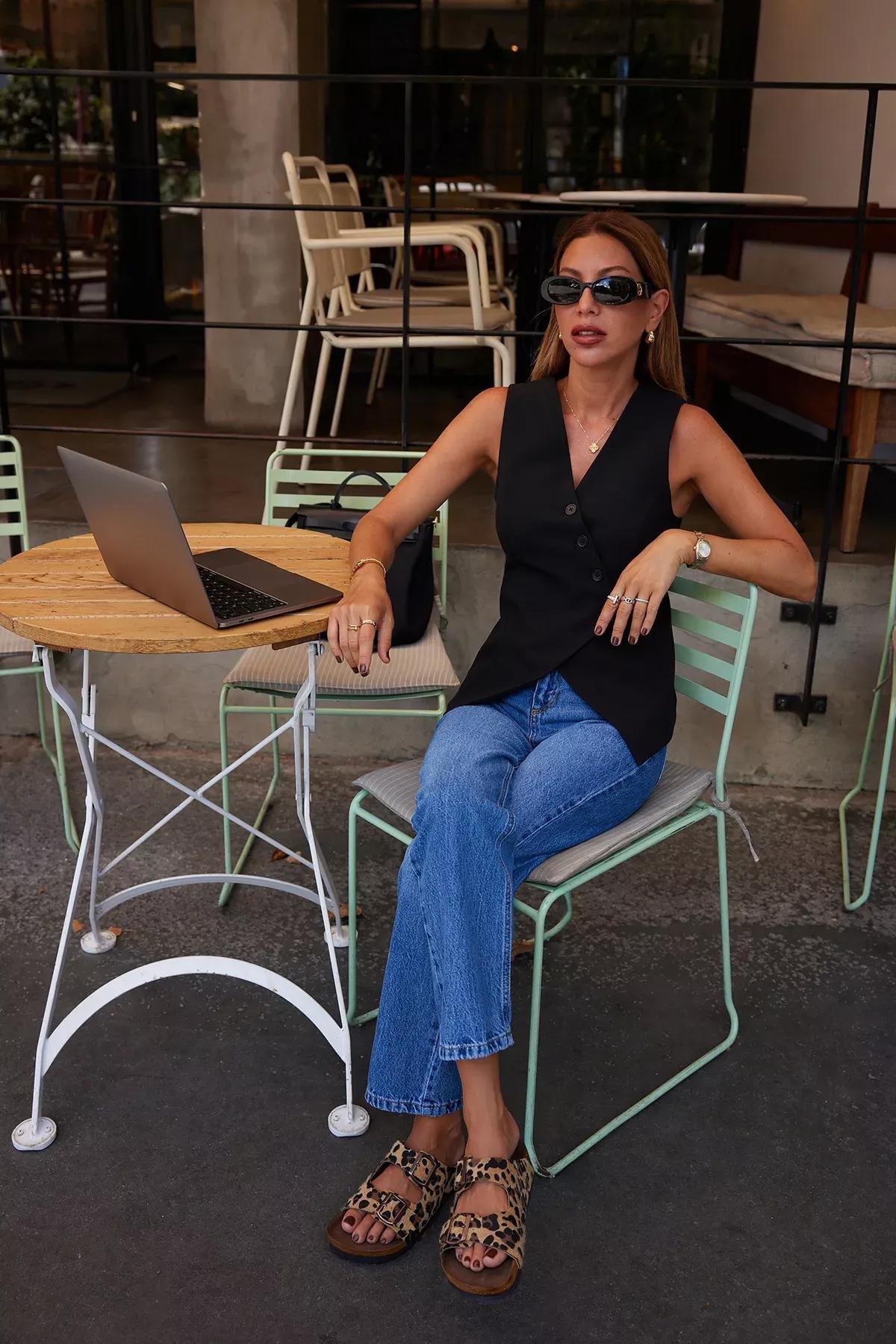 Black Buttoned Woven Vest, BLACK, medium