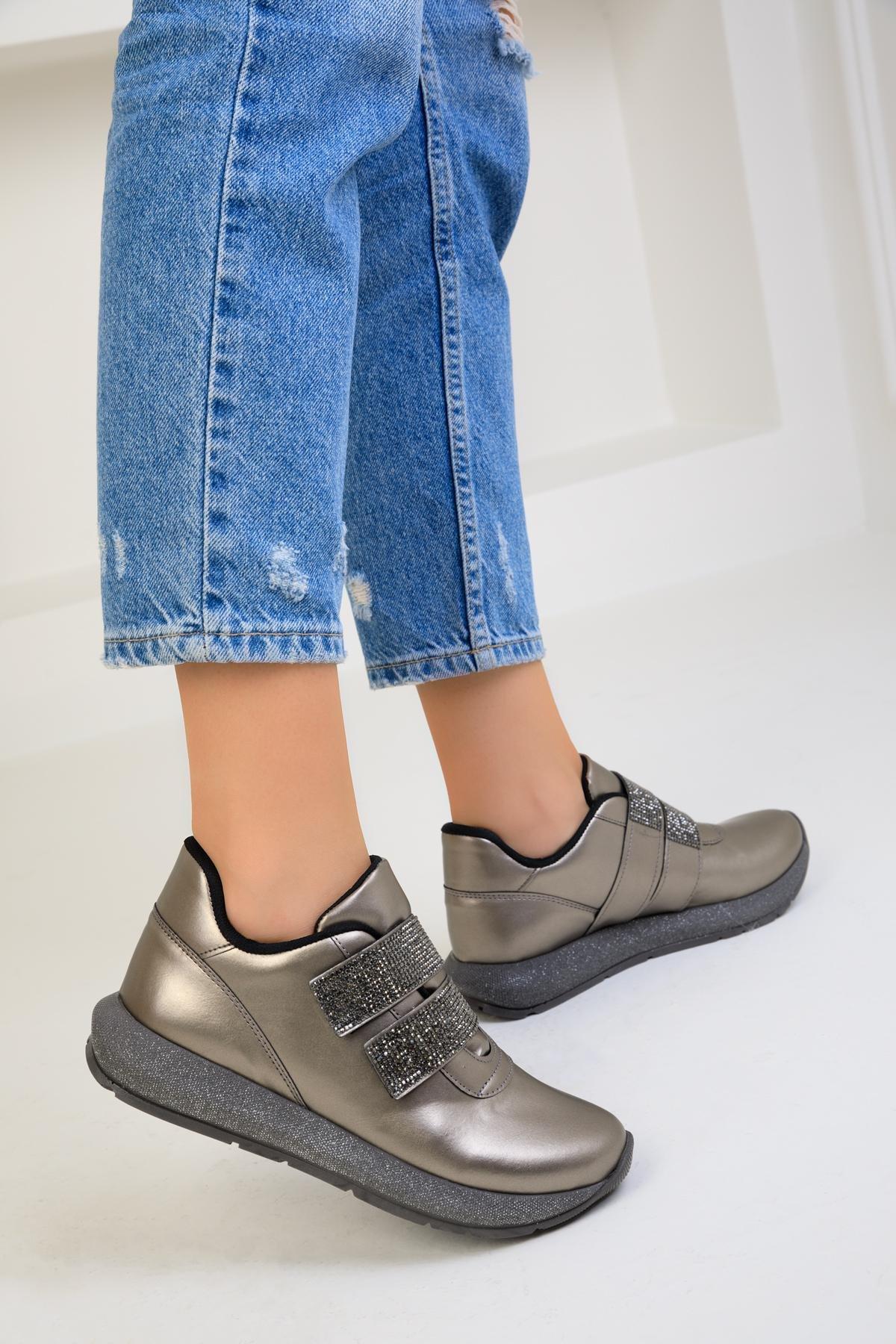 Grey Platinum Sneakers, , large image number 1