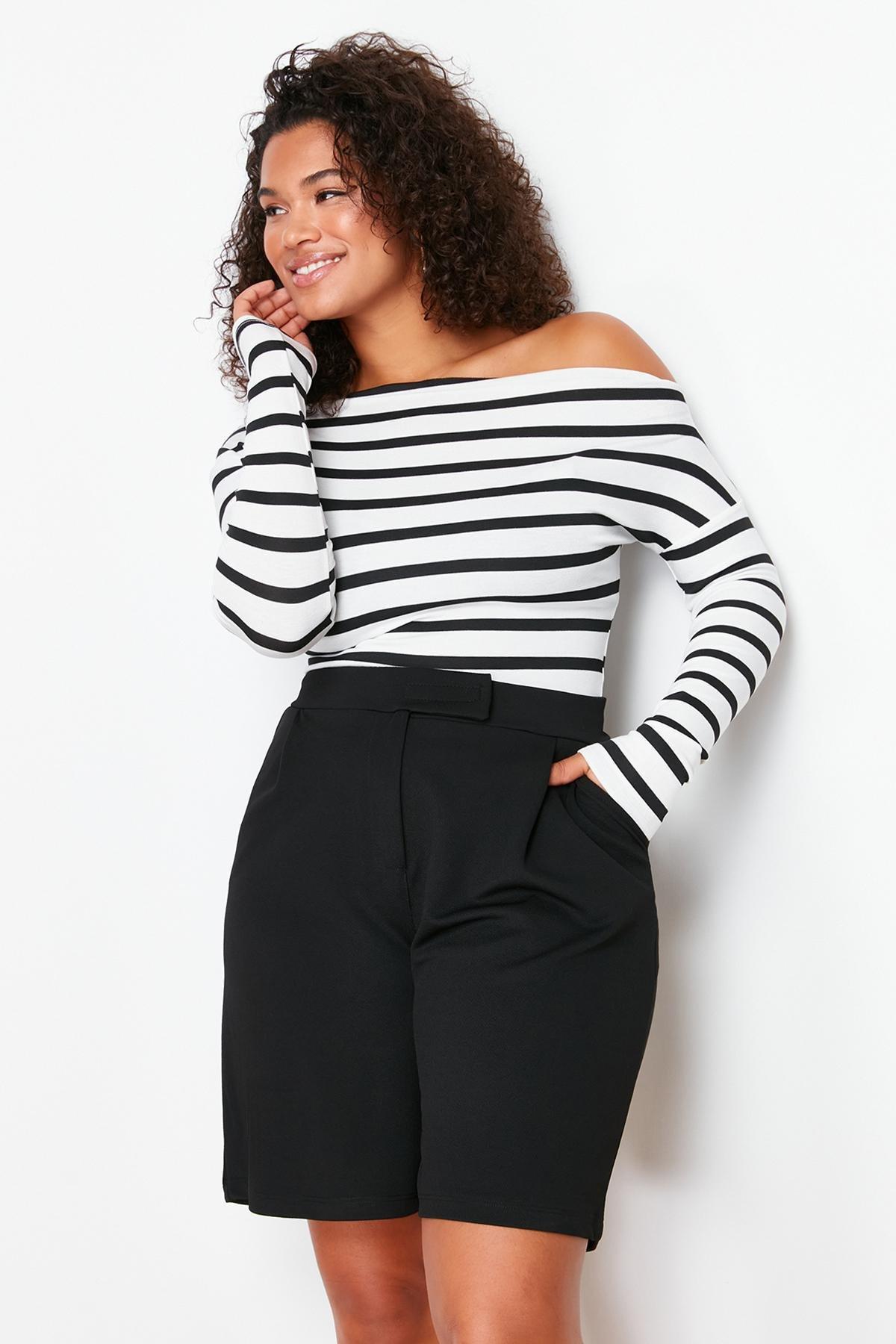 Black Detailed Bermuda Shorts, , large image number 2