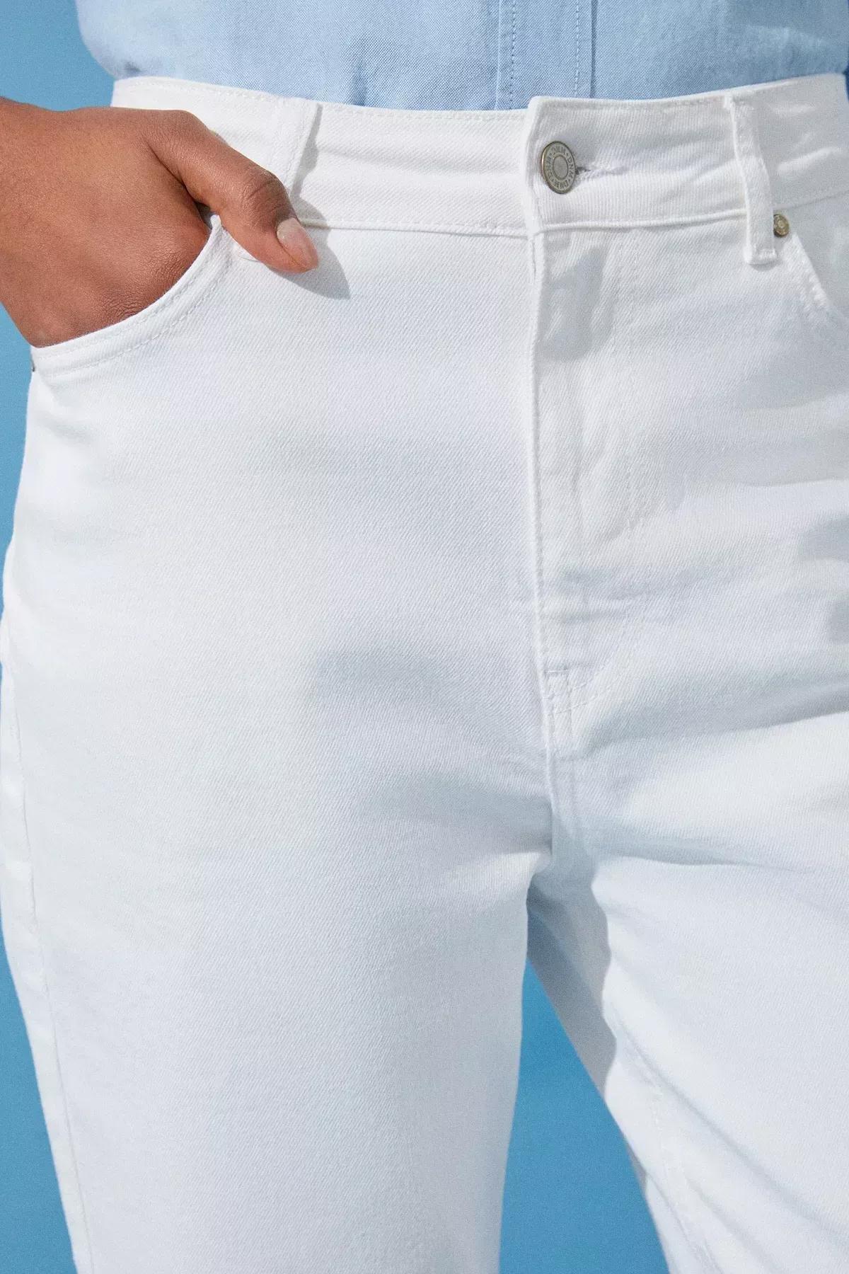 White More Sustainable High Waist Mom Jeans, White, large image number 4