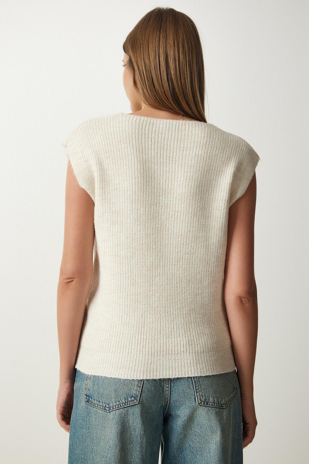 White Buttoned Knitted Vest, Cream, large image number 4