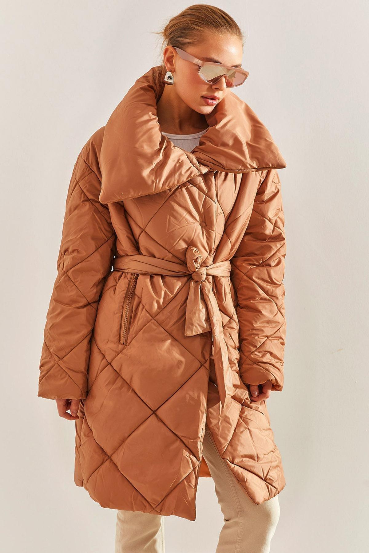 Black Diamond Pattern Oversize Puffer Coat, Tan, large image number 3