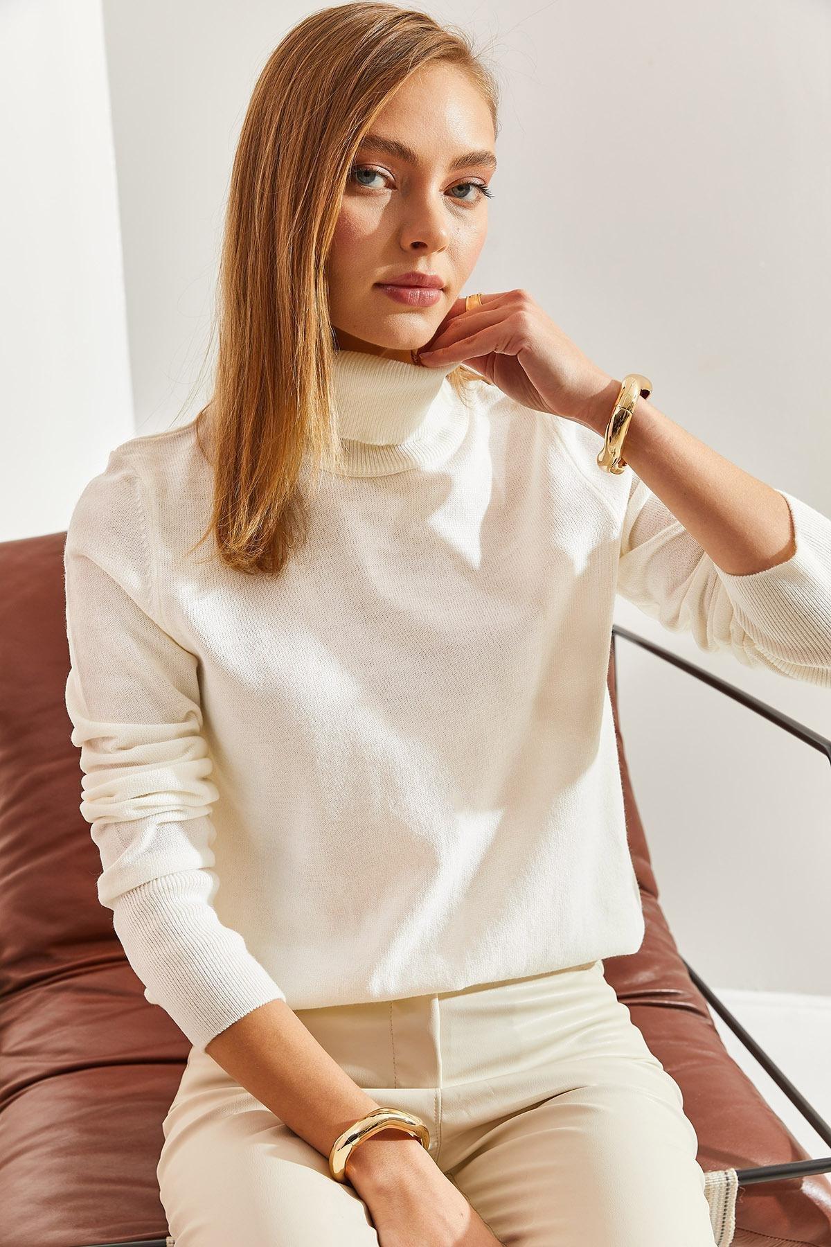 Ecru Turtleneck Knitted Sweater, , large image number 0