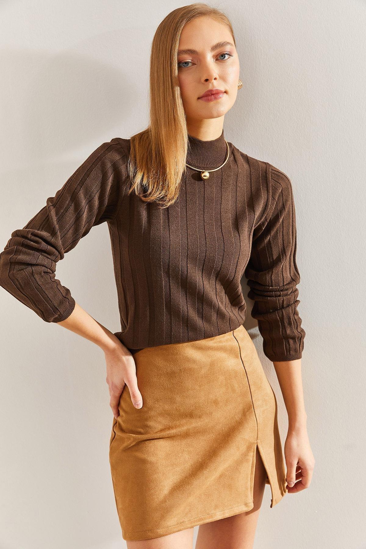 Brown Turtleneck Ribbed Sweater, Brown, large image number 0