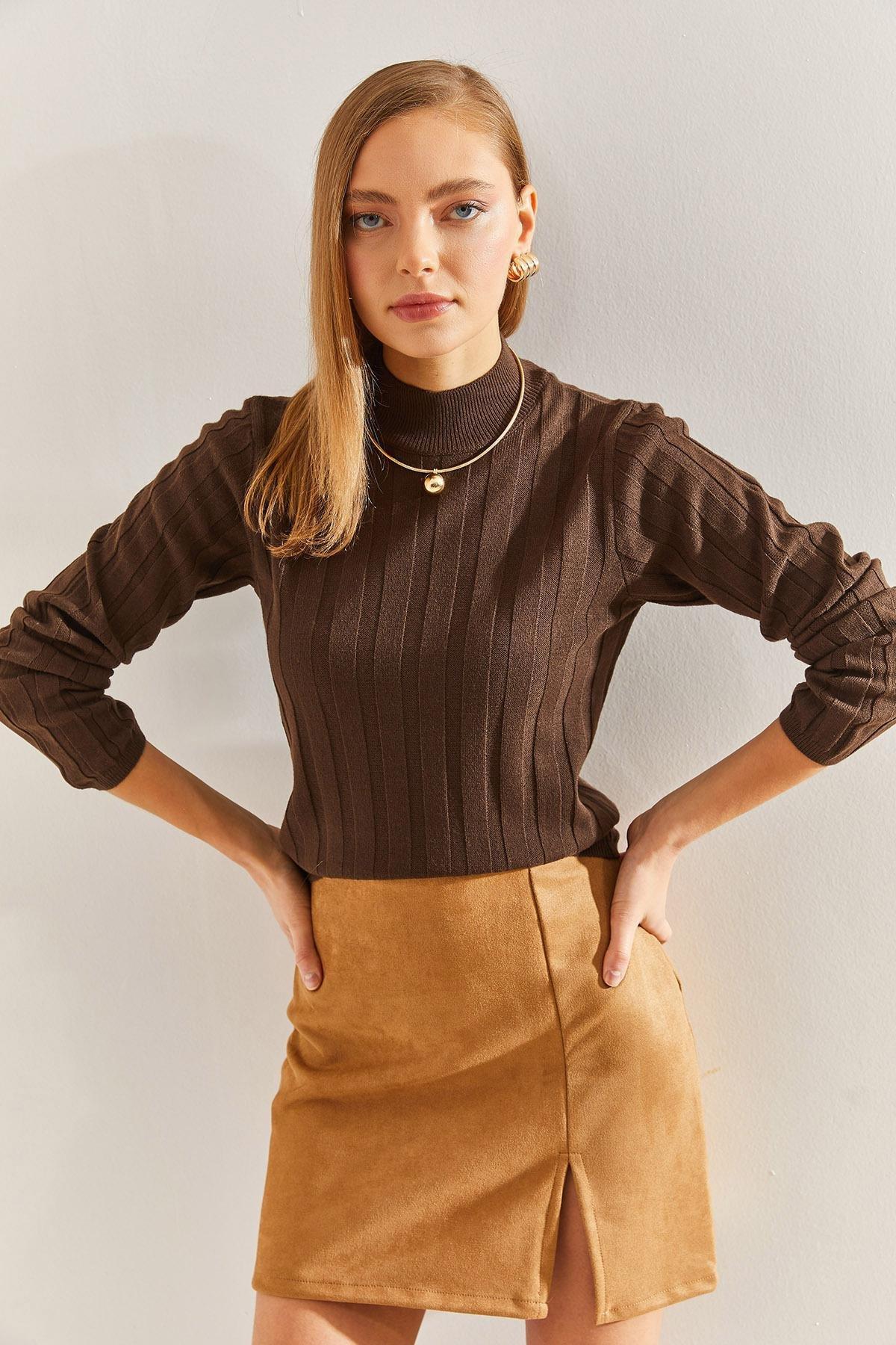 Brown Turtleneck Ribbed Sweater, Brown, large image number 2