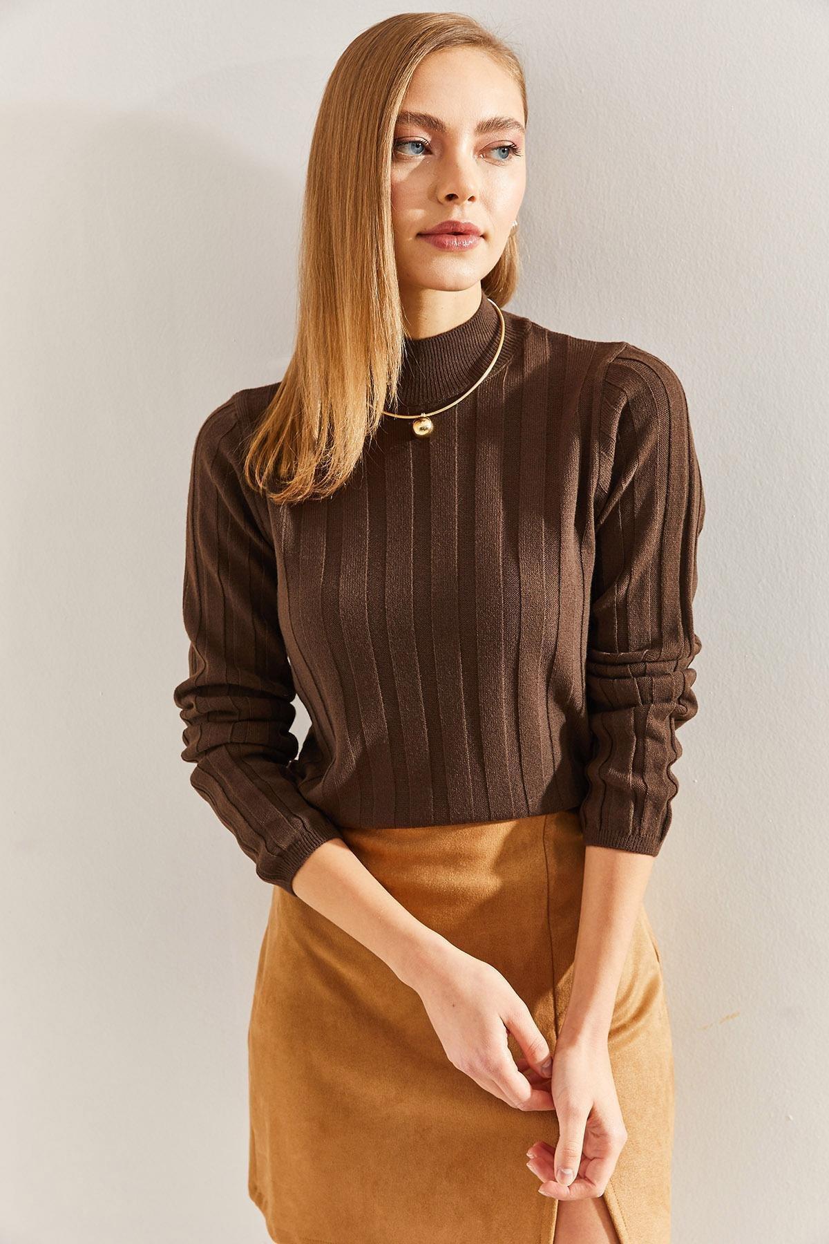 Brown Turtleneck Ribbed Sweater, Brown, large image number 4