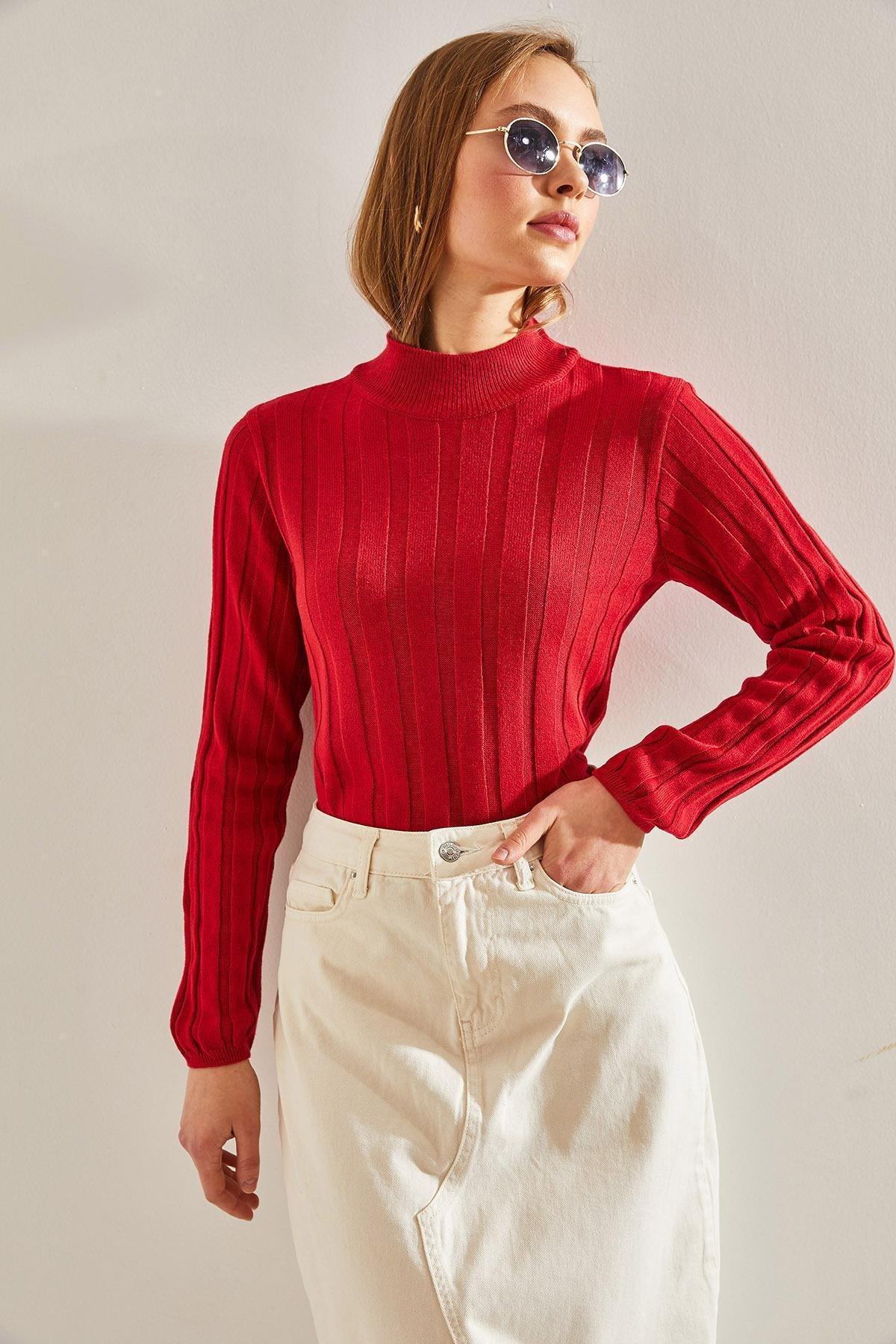 Red Turtleneck Ribbed Sweater, Red, large image number 2
