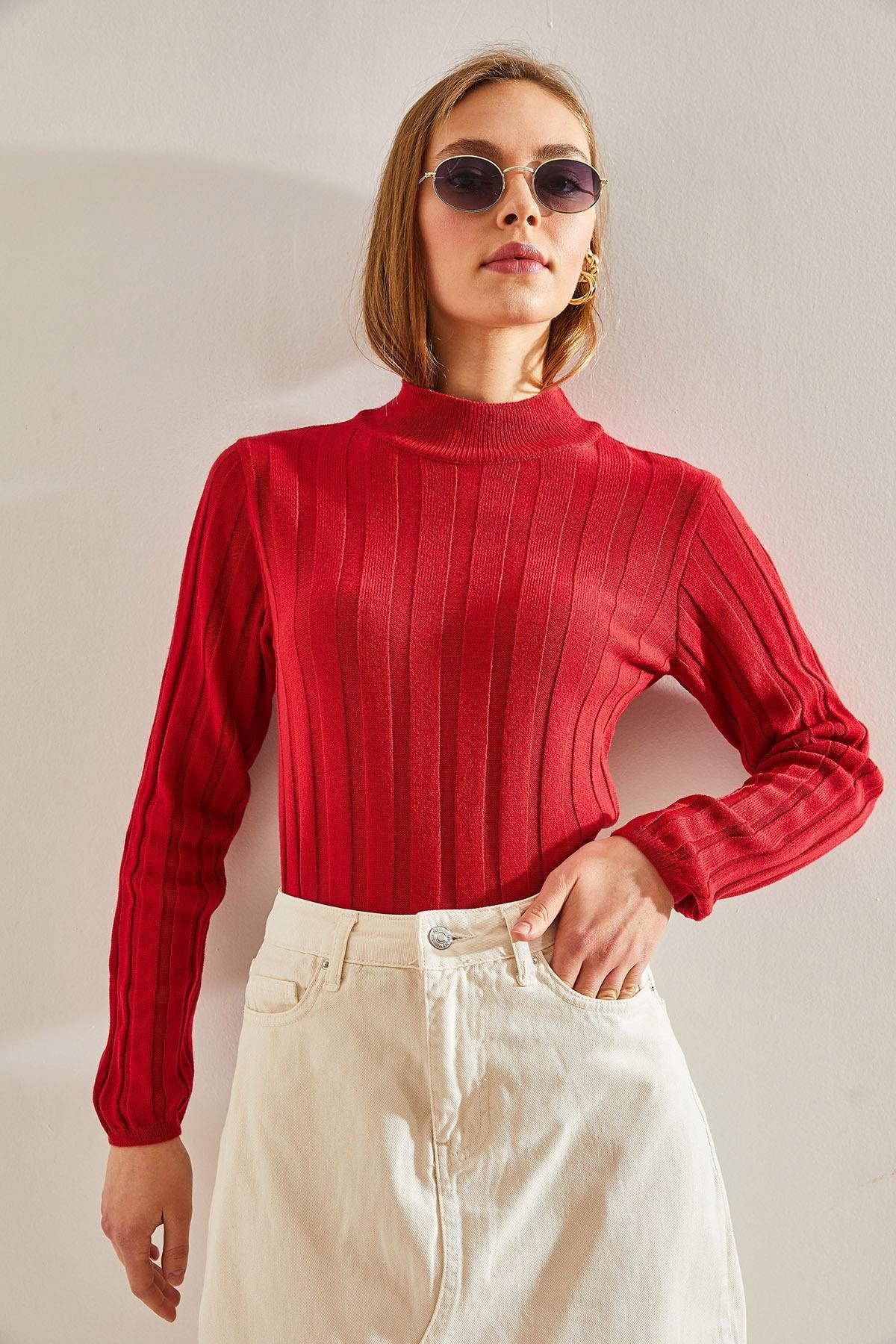 Red Turtleneck Ribbed Sweater, Red, large image number 4