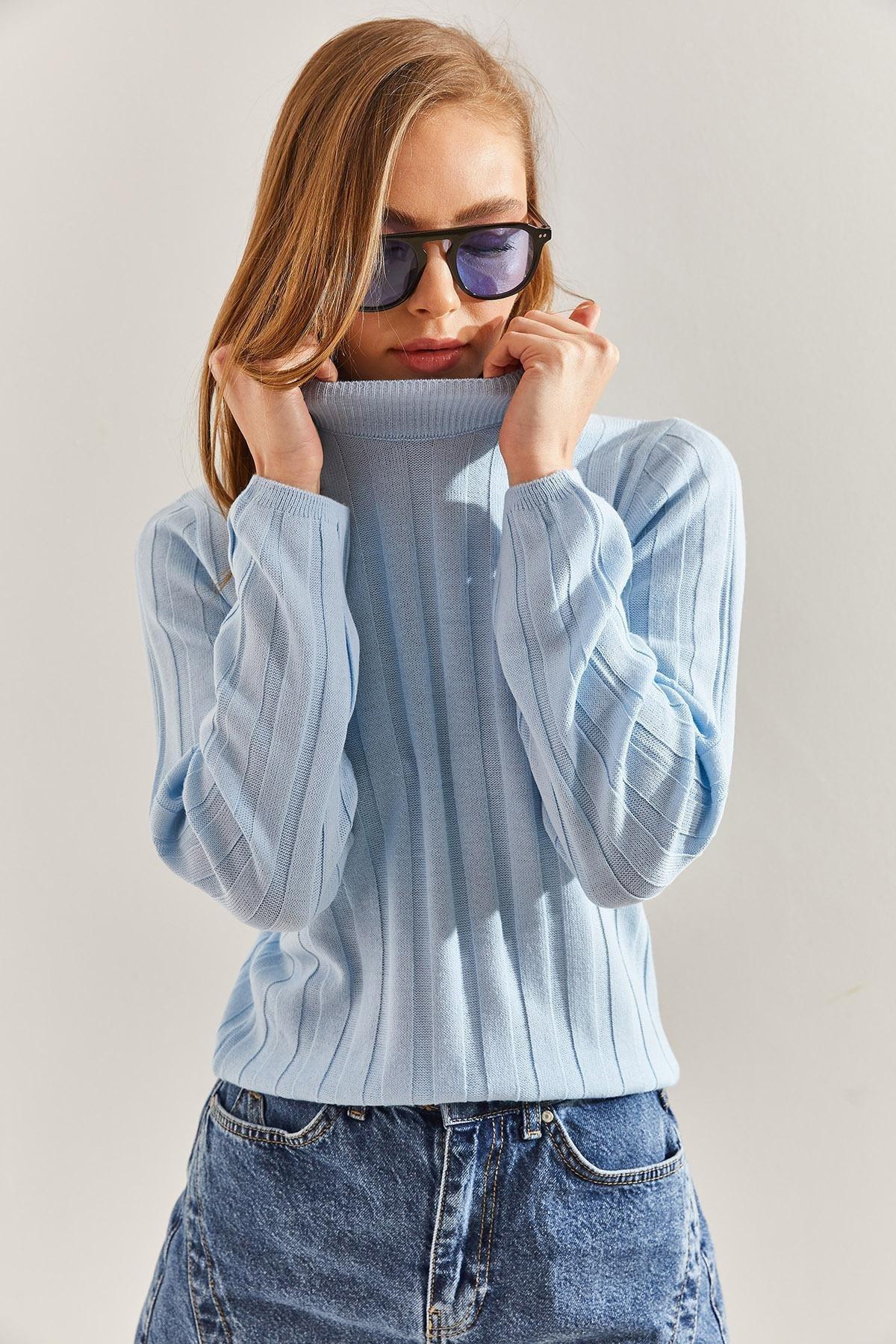 Blue Turtleneck Ribbed Sweater, , large image number 0
