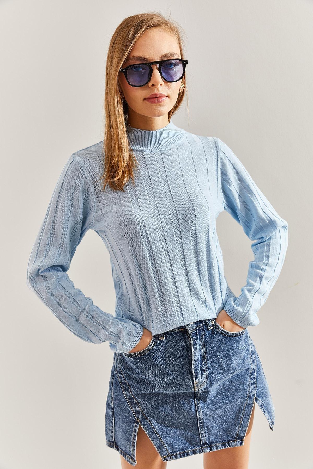 Blue Turtleneck Ribbed Sweater, , large image number 3