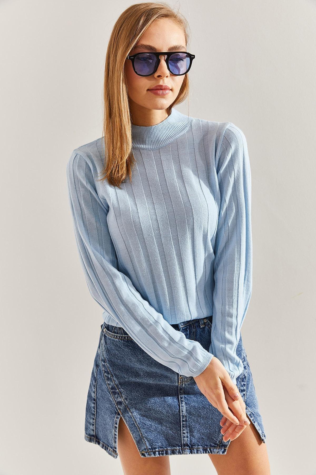 Blue Turtleneck Ribbed Sweater, , large image number 4