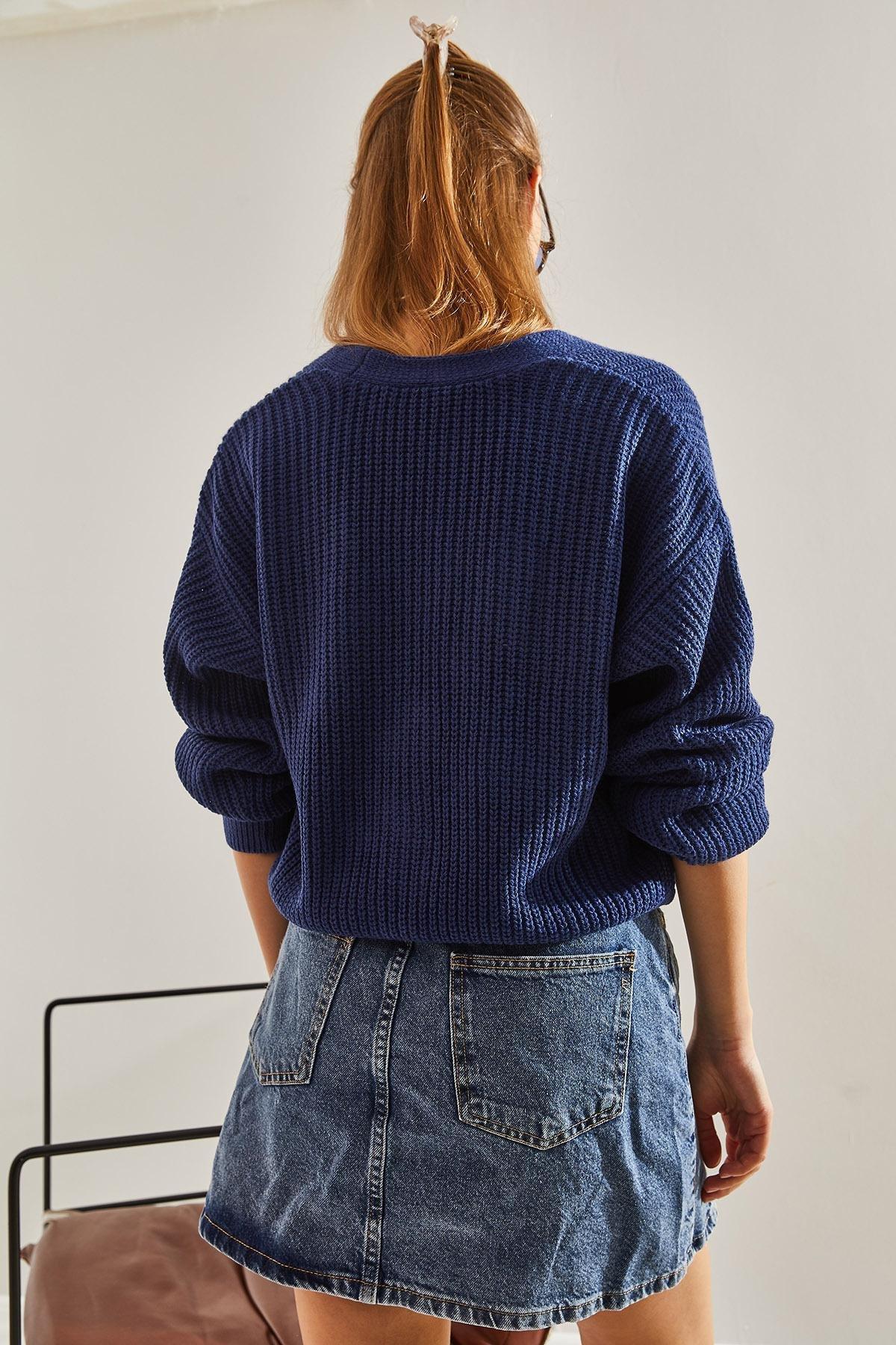 Navy Three-Button Knitted Cardigan, Navy blue, large image number 4