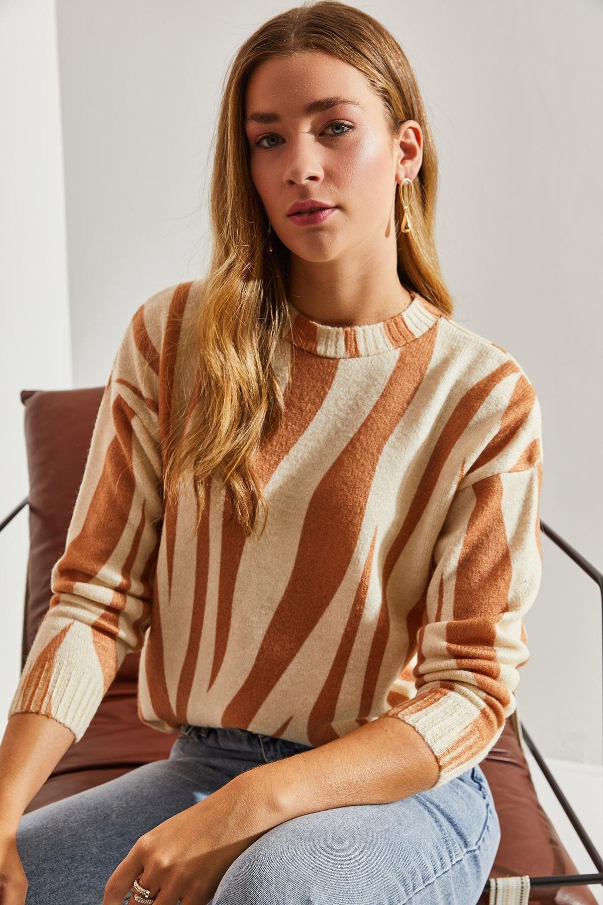 Beige Knitted Sweater, C101_4888, large image number 2