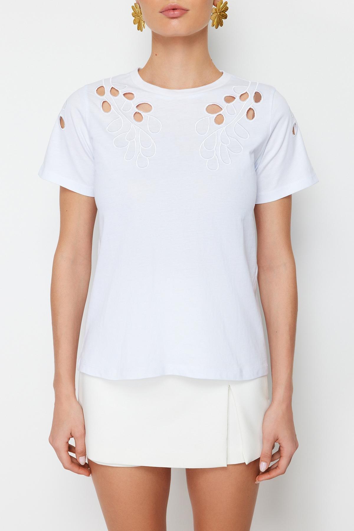 White Embroidered Pattern T-Shirt, , large image number 3